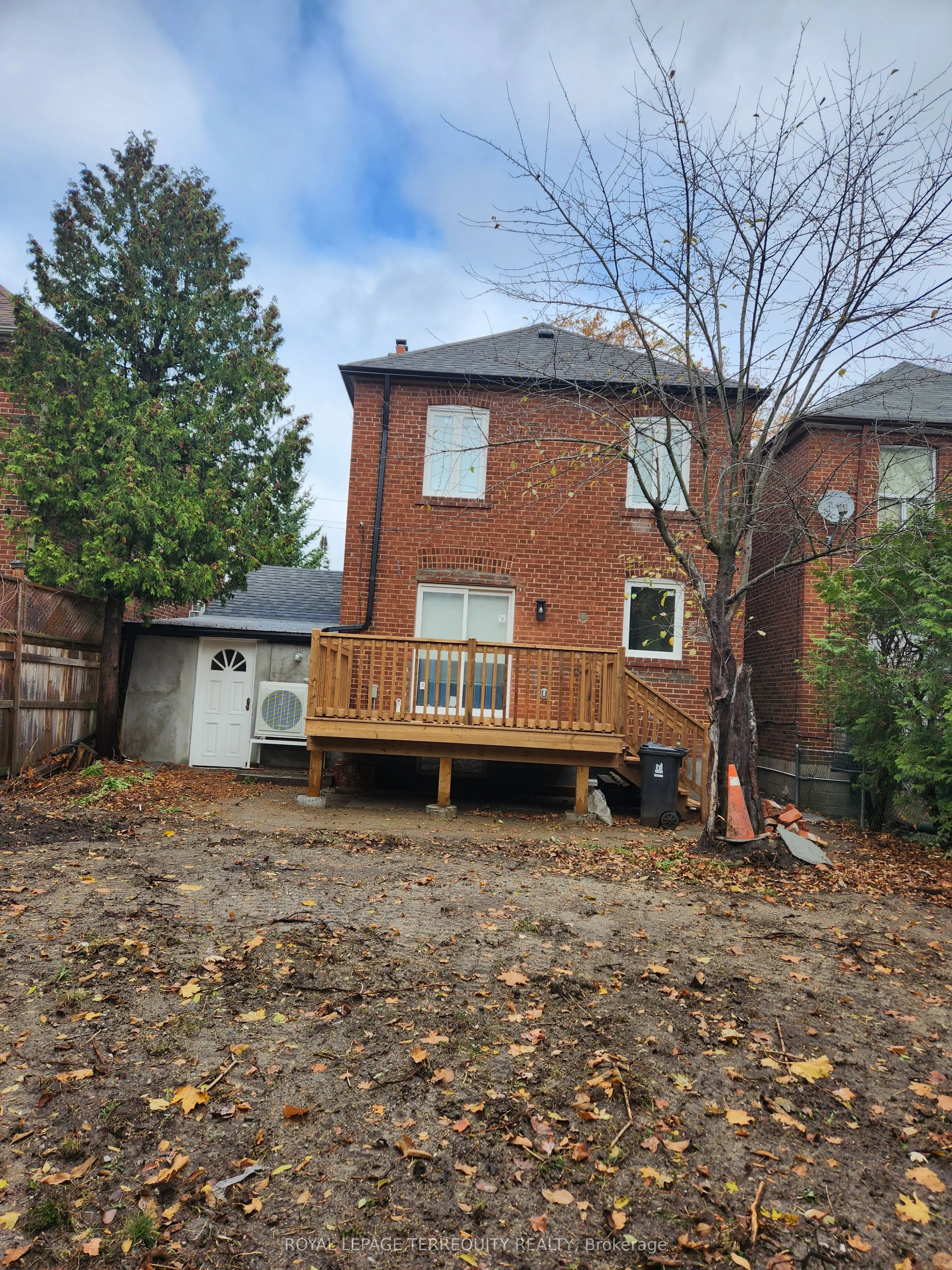 341 Lawrence Avenue W