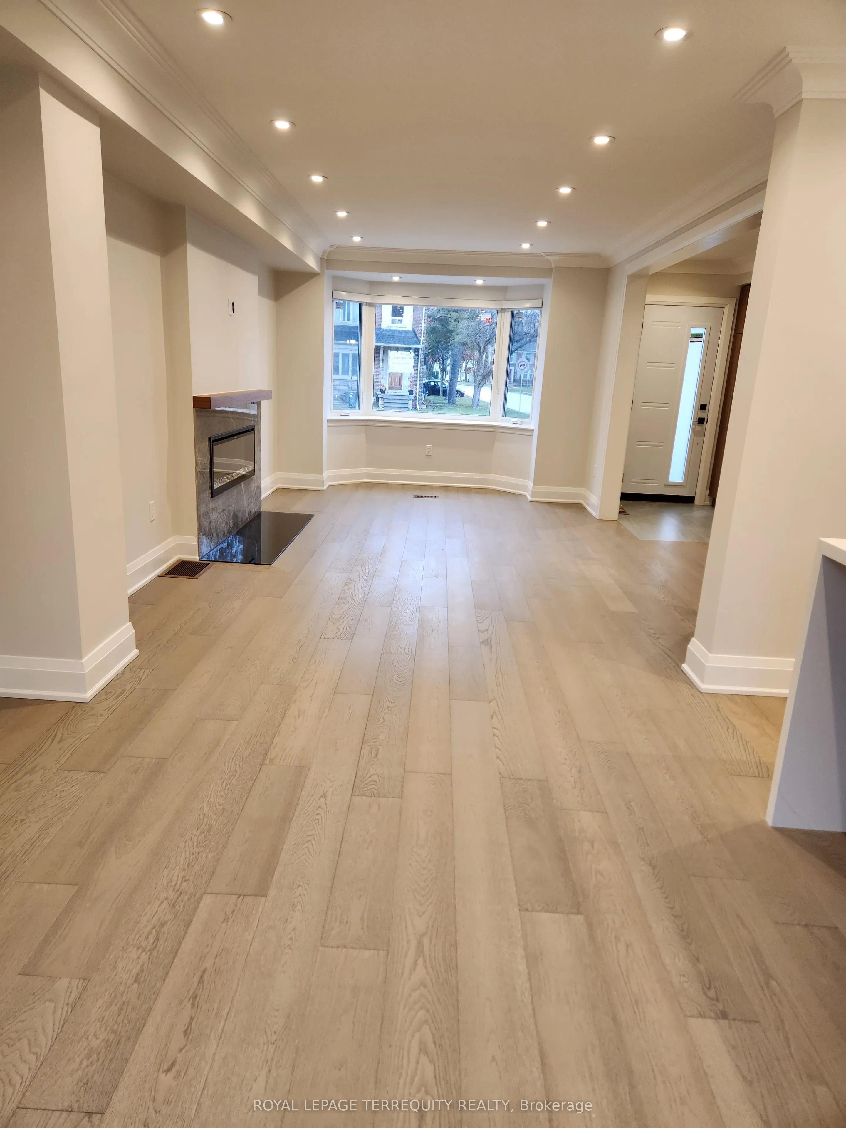 341 Lawrence Avenue W