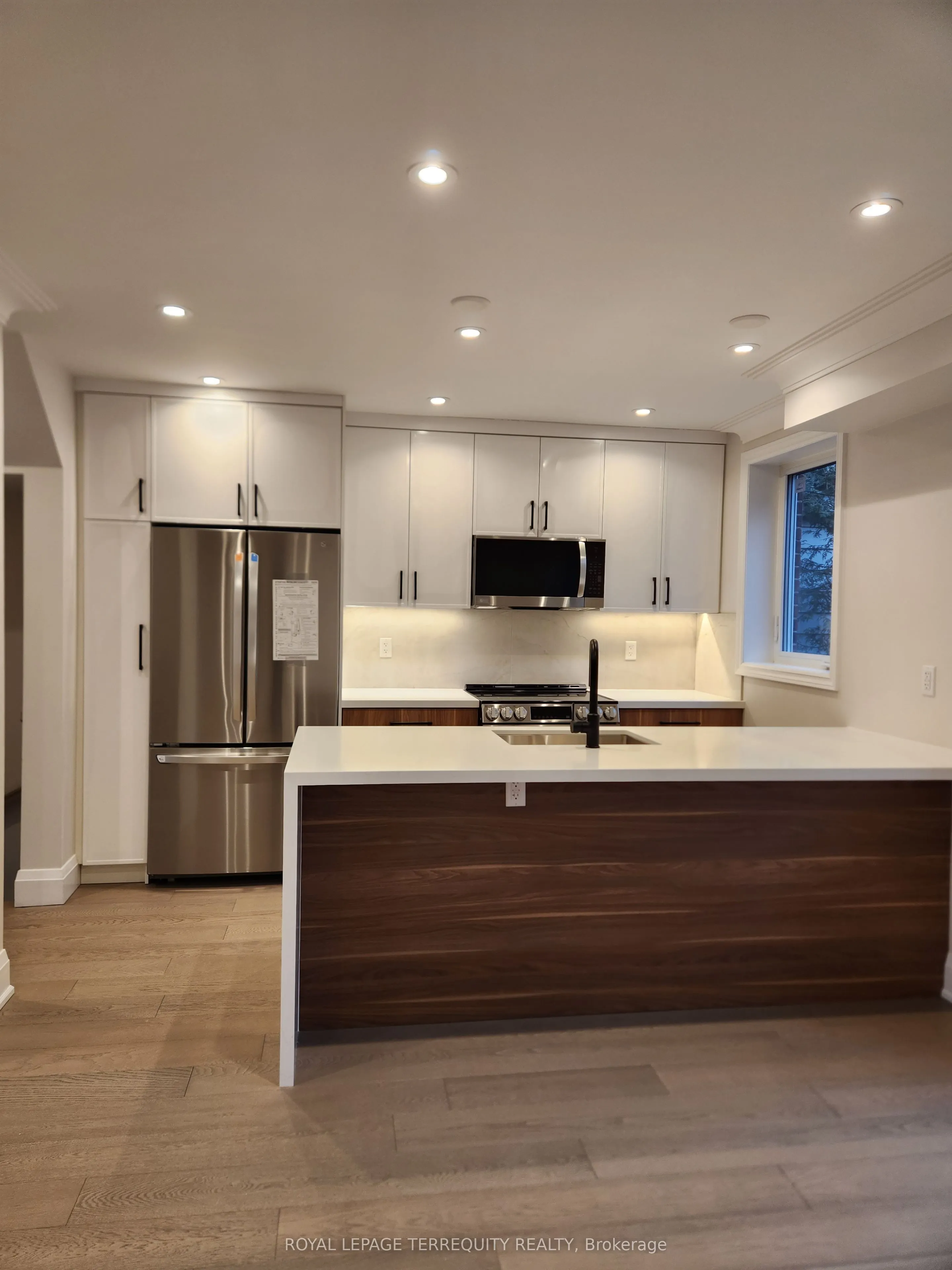 341 Lawrence Avenue W