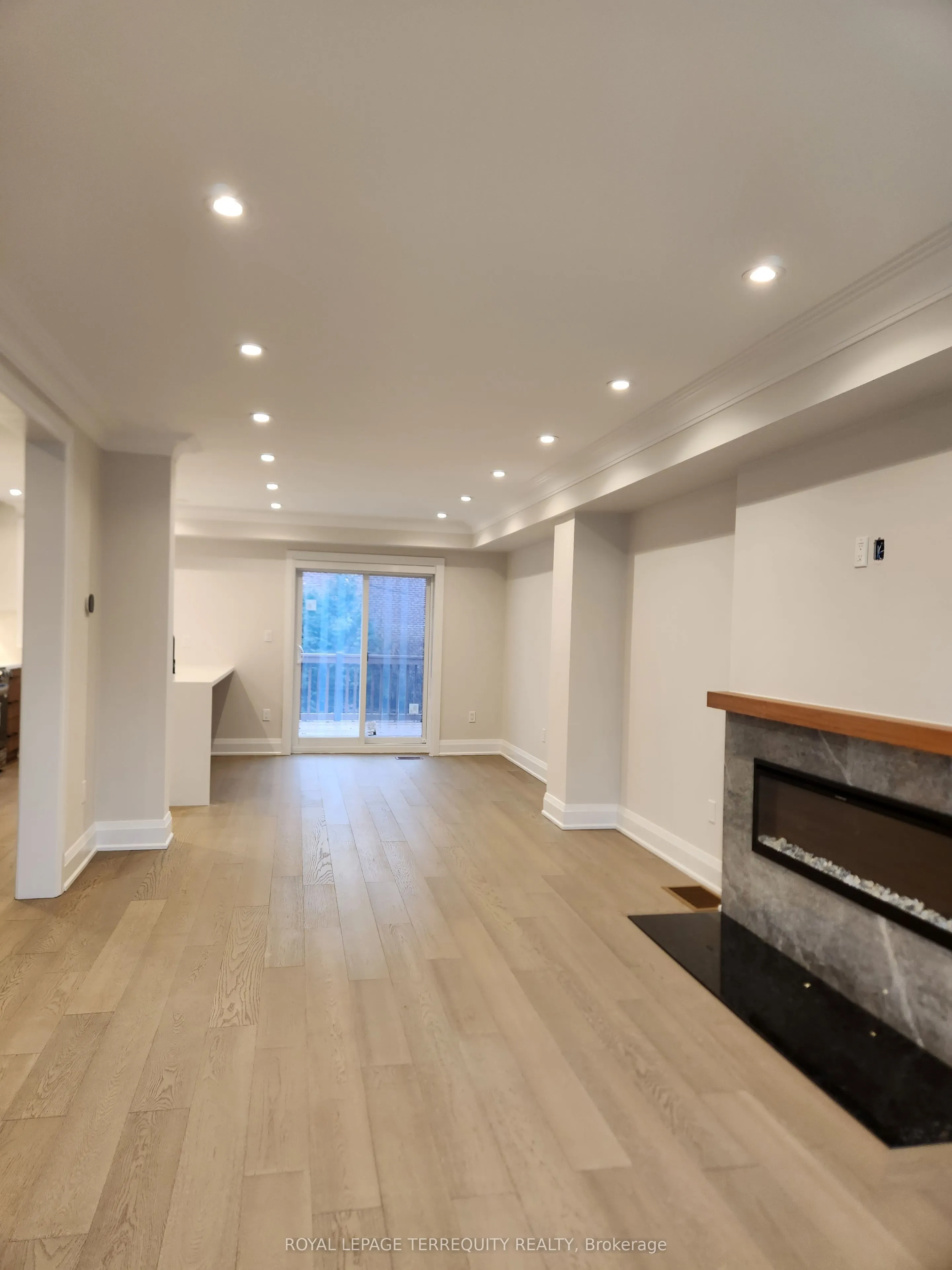 341 Lawrence Avenue W
