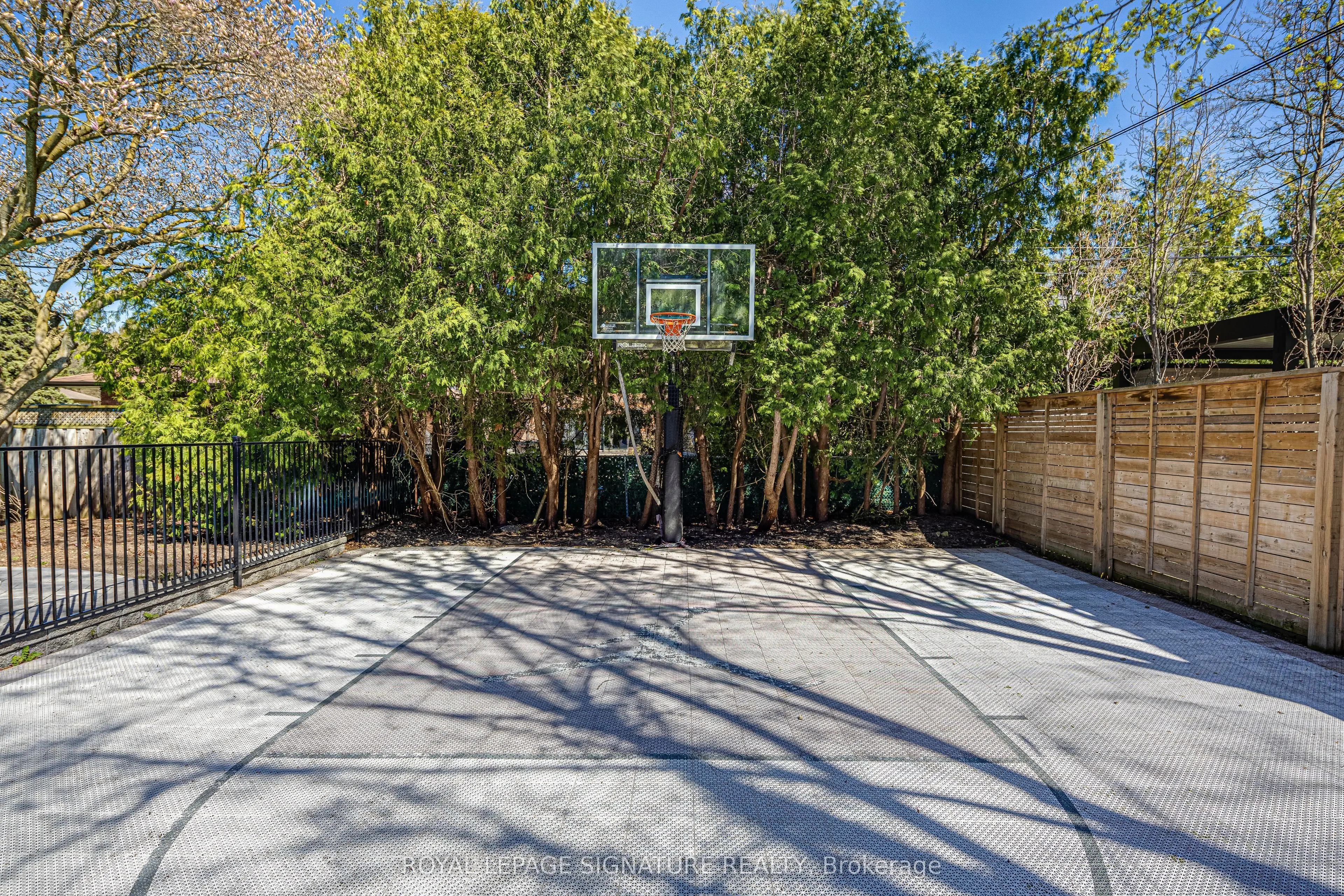 2 Parmbelle Crescent