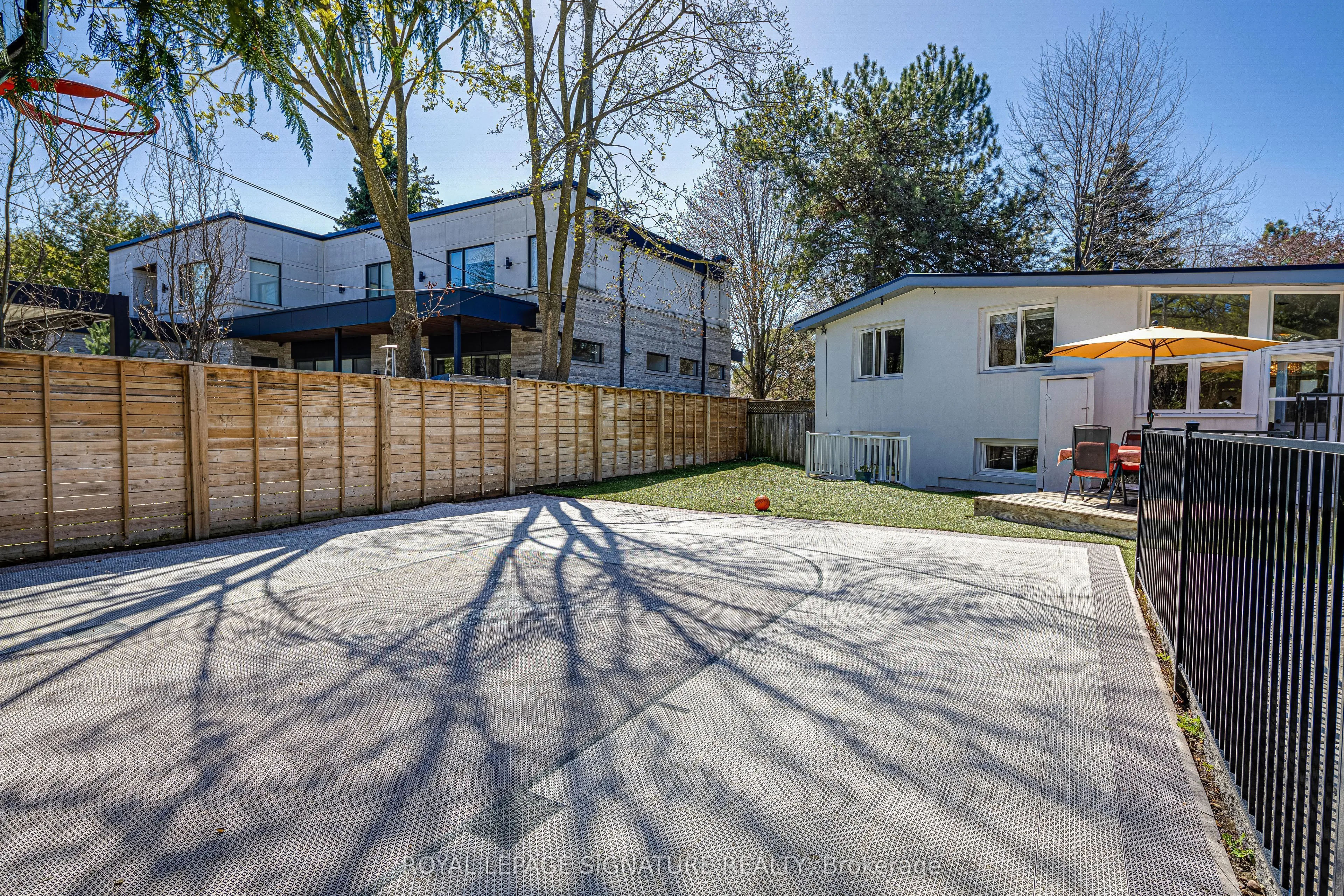 2 Parmbelle Crescent