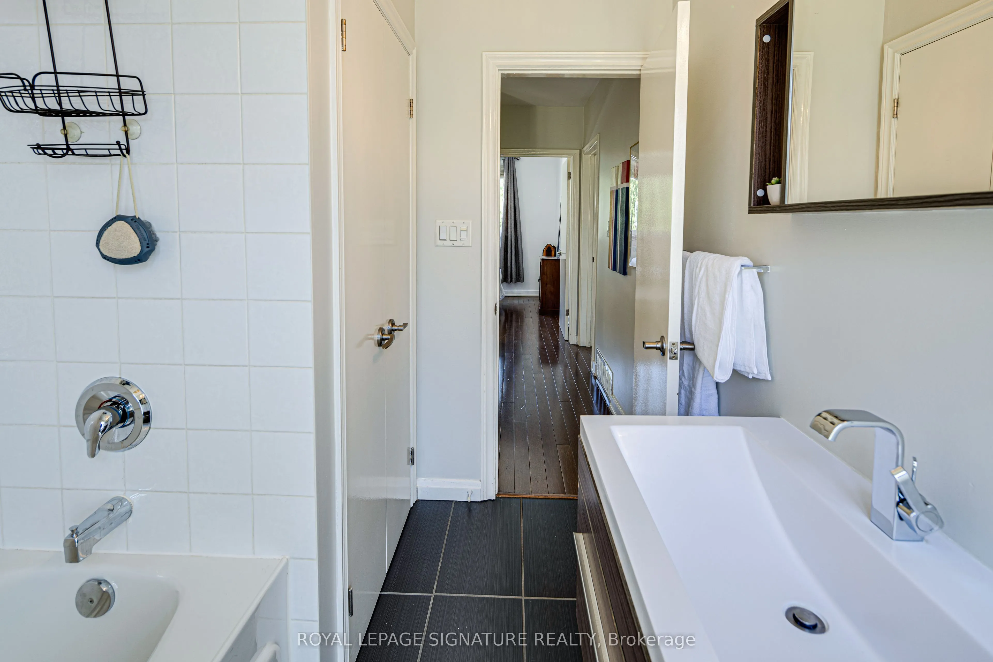 2 Parmbelle Crescent