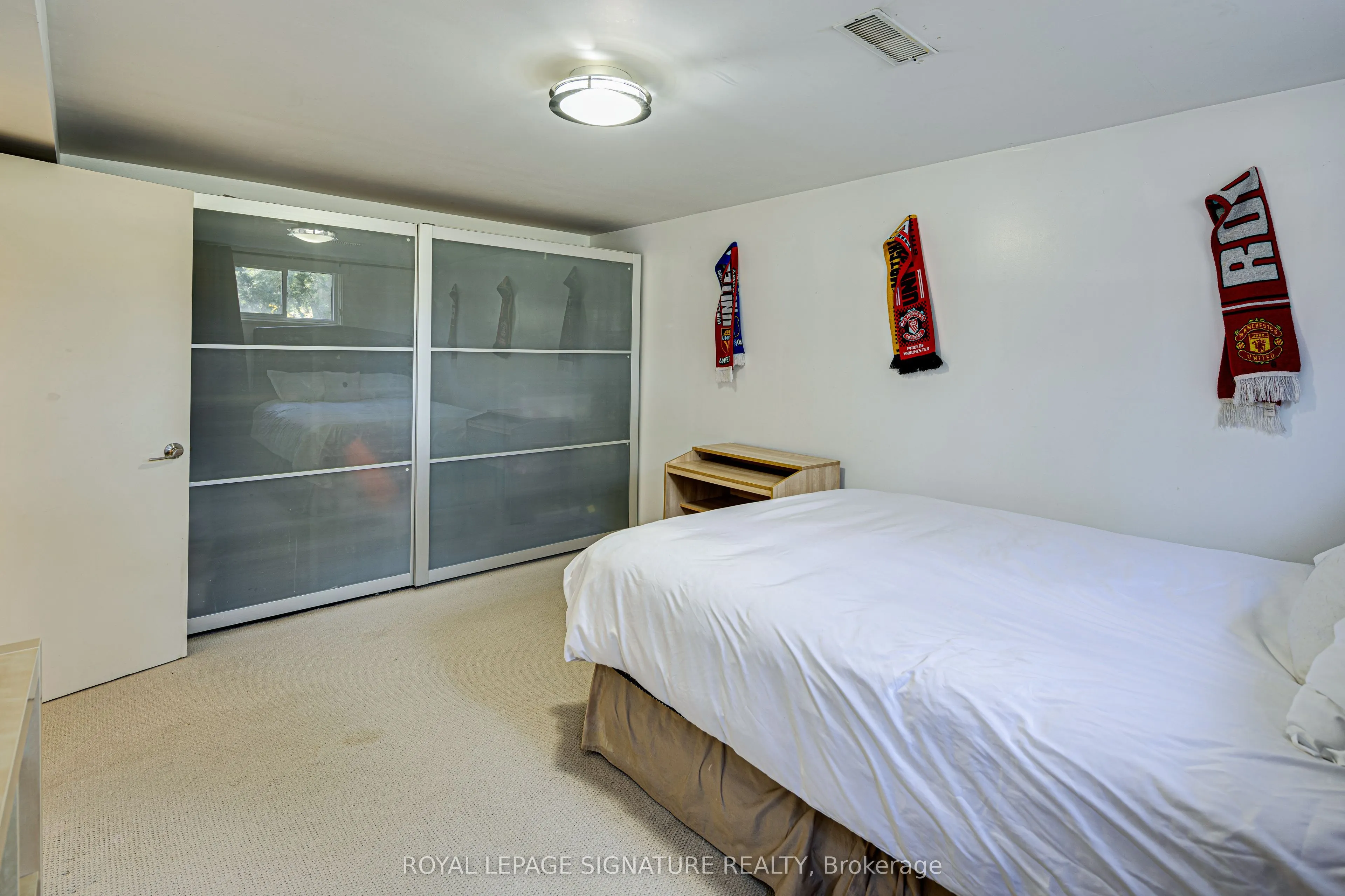 2 Parmbelle Crescent