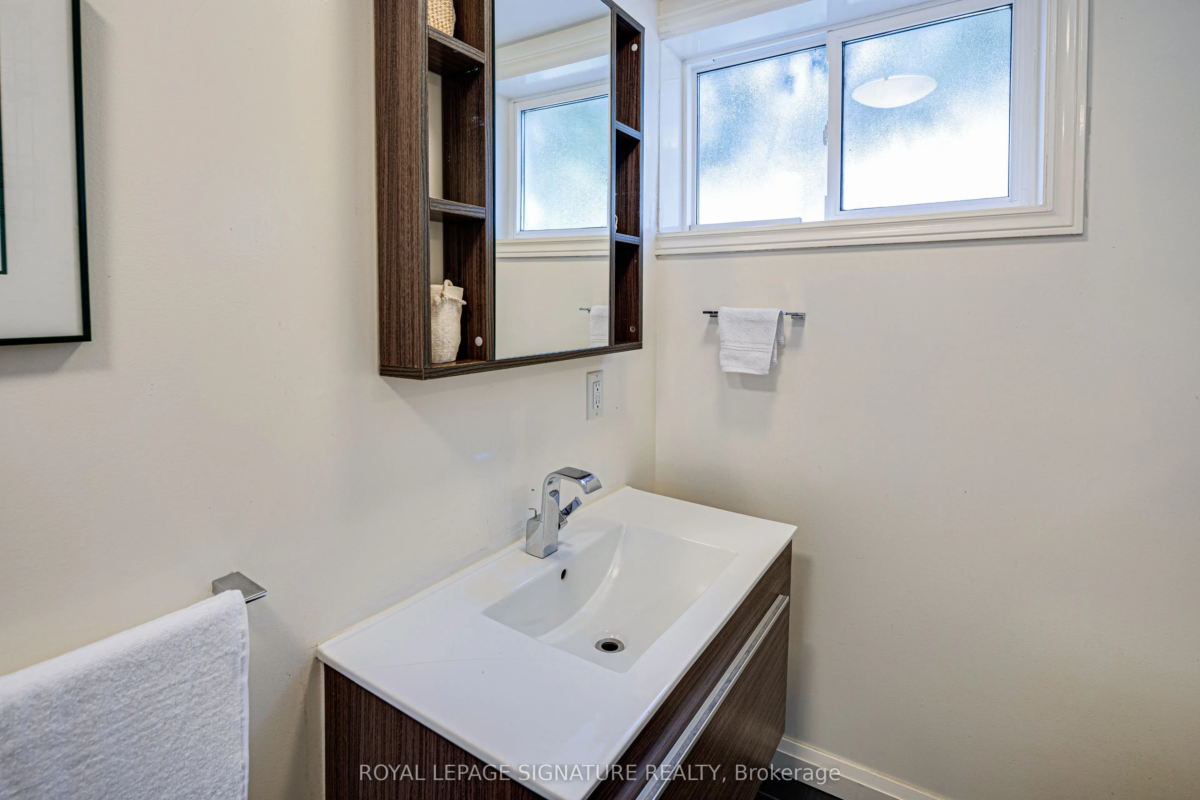 2 Parmbelle Crescent