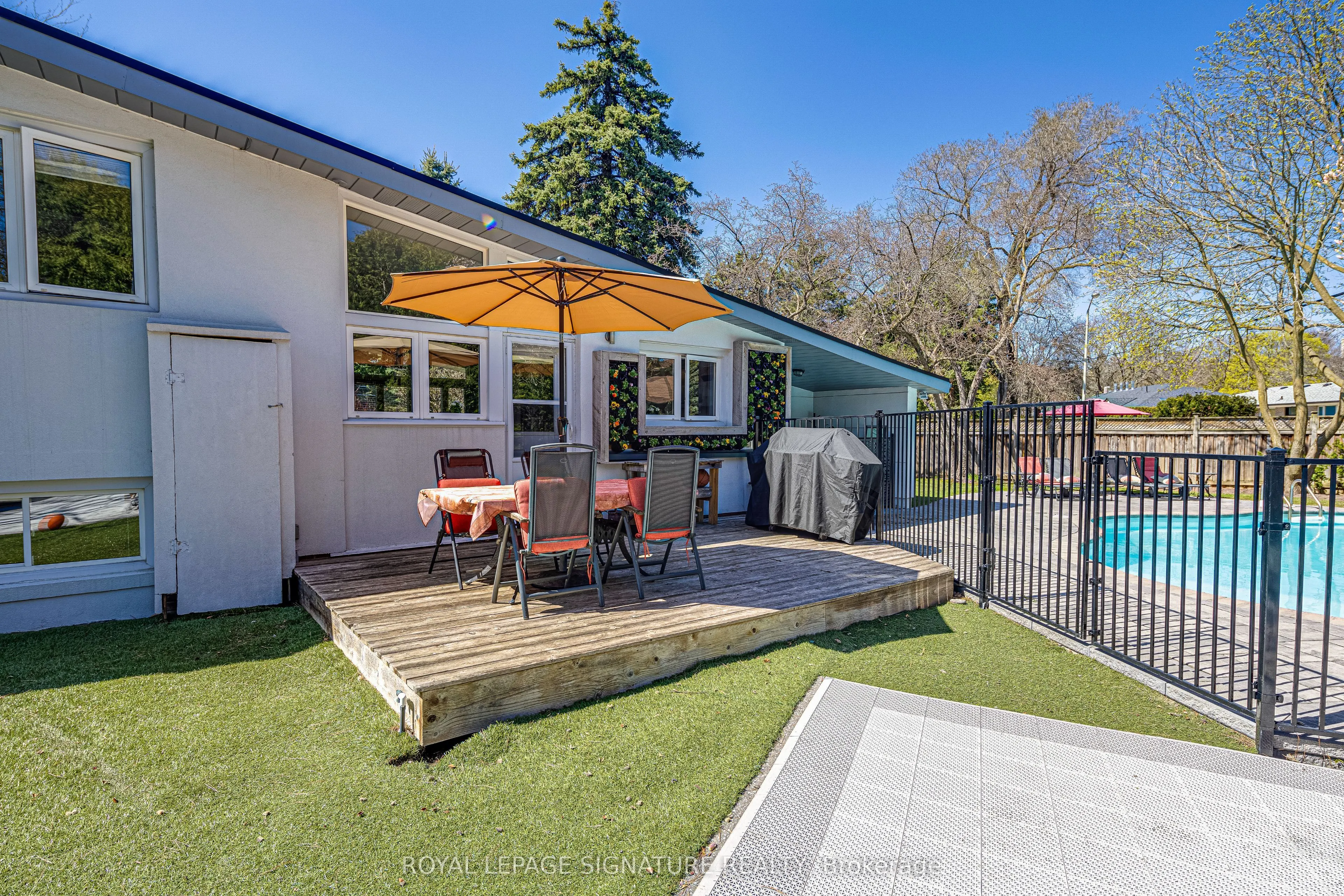 2 Parmbelle Crescent