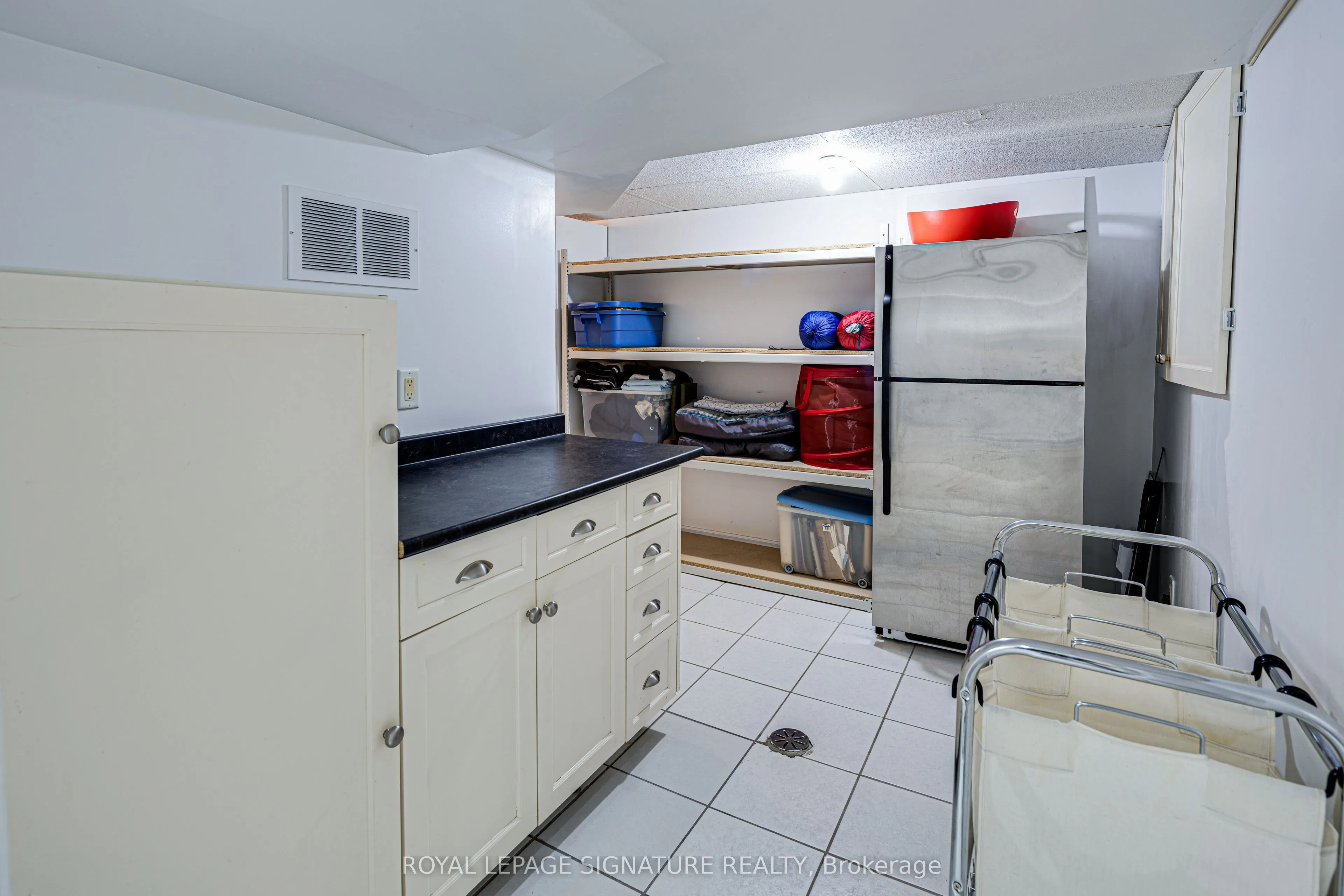 2 Parmbelle Crescent