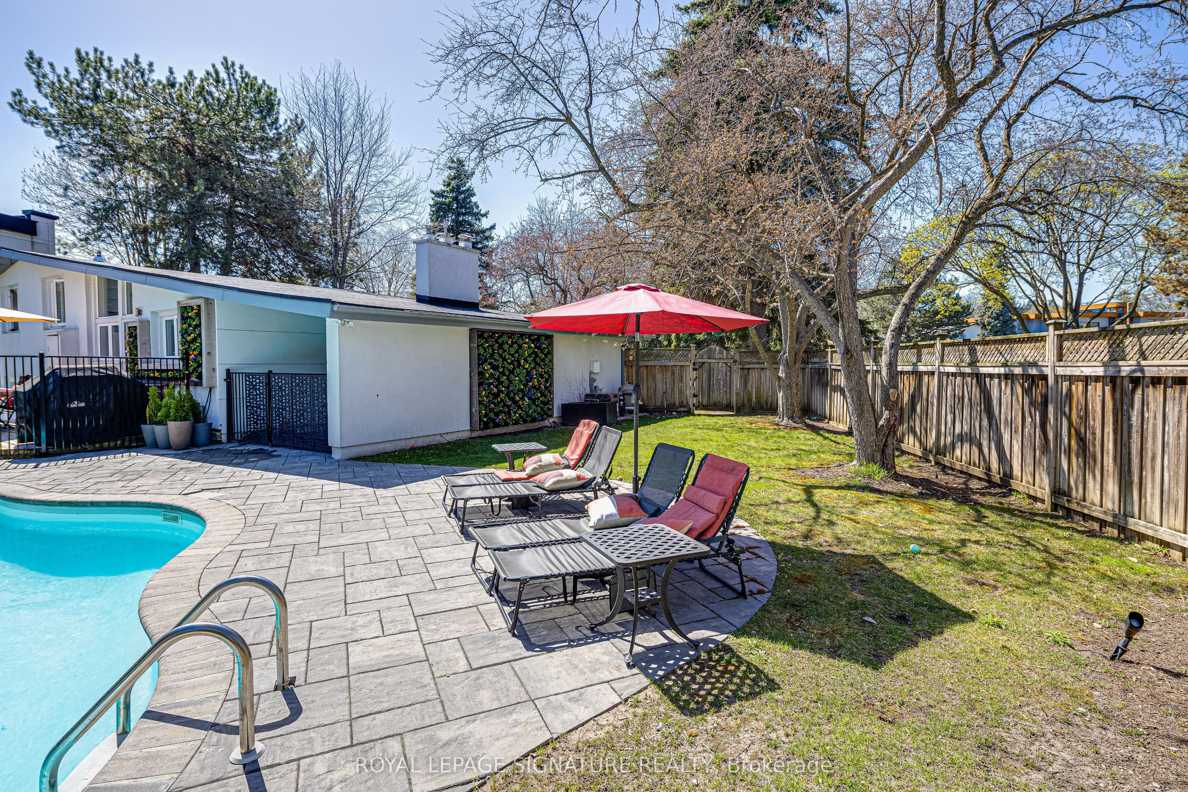 2 Parmbelle Crescent