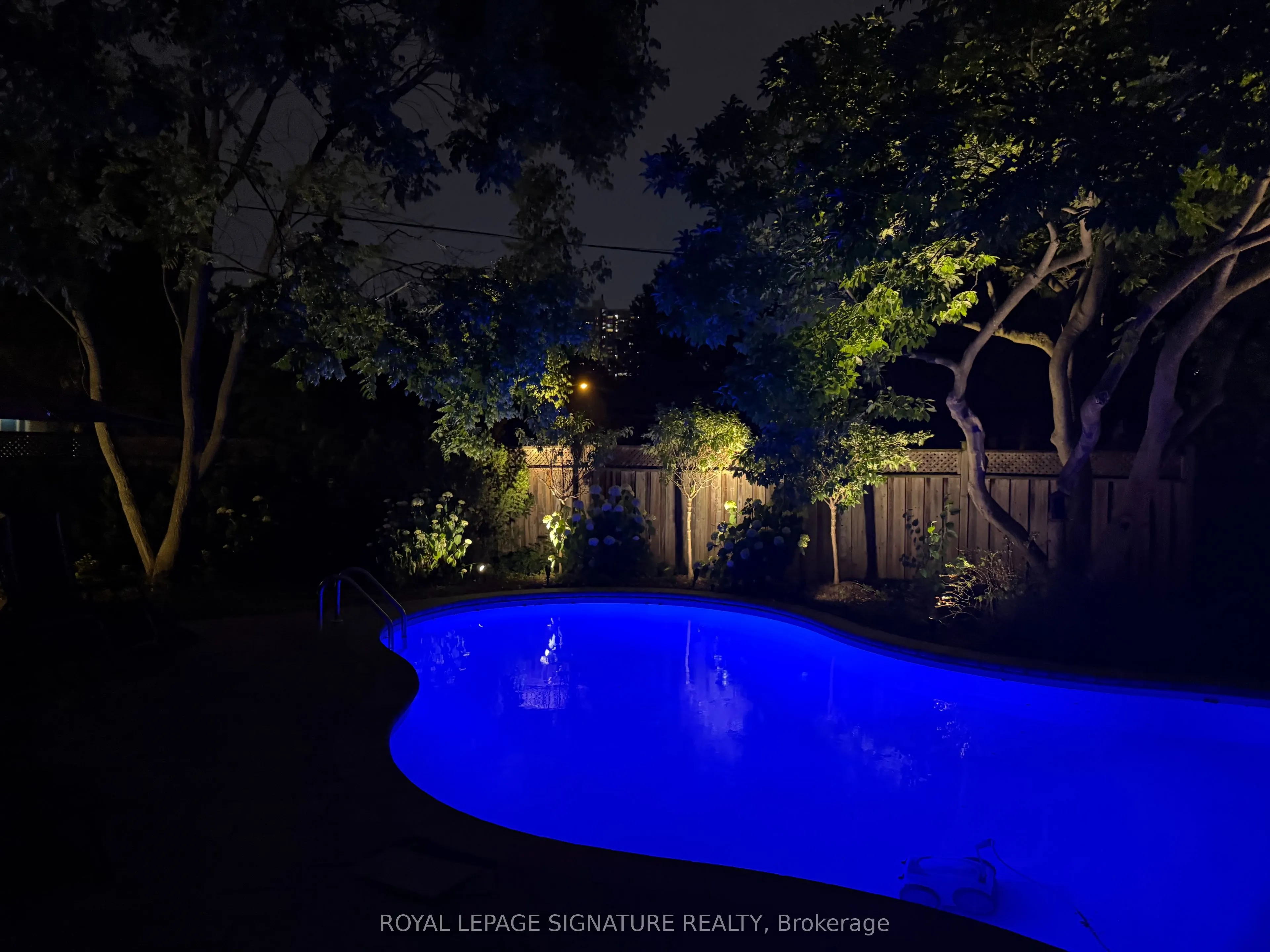 2 Parmbelle Crescent
