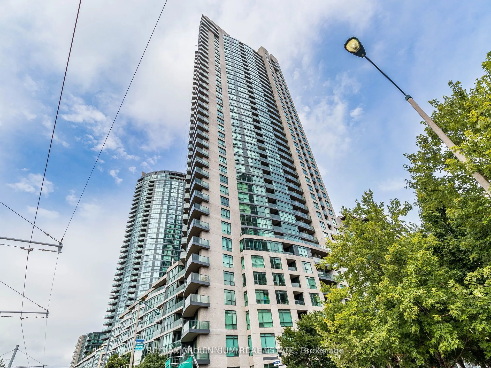 215 Fort York Boulevard, #712