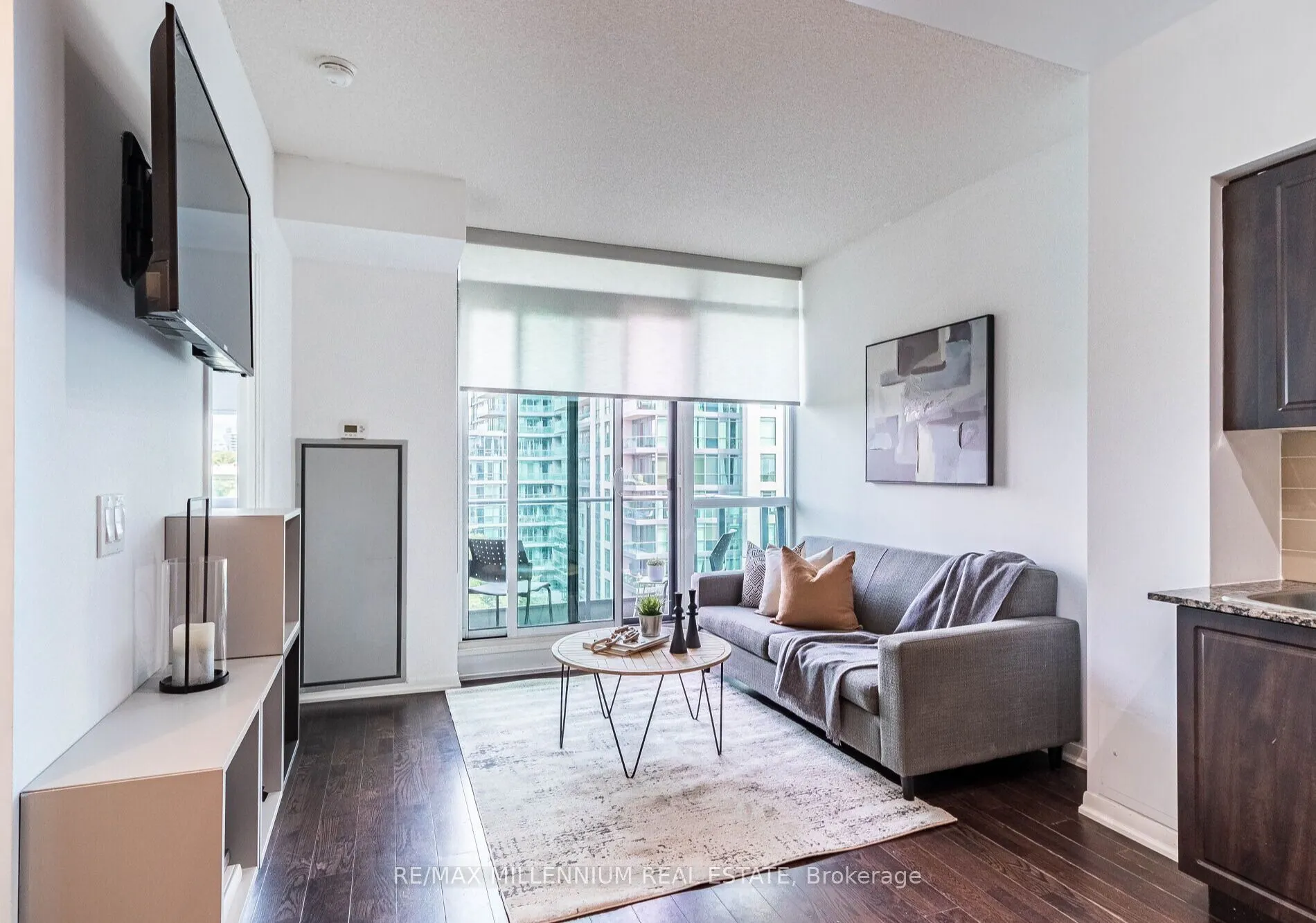 215 Fort York Boulevard, #712