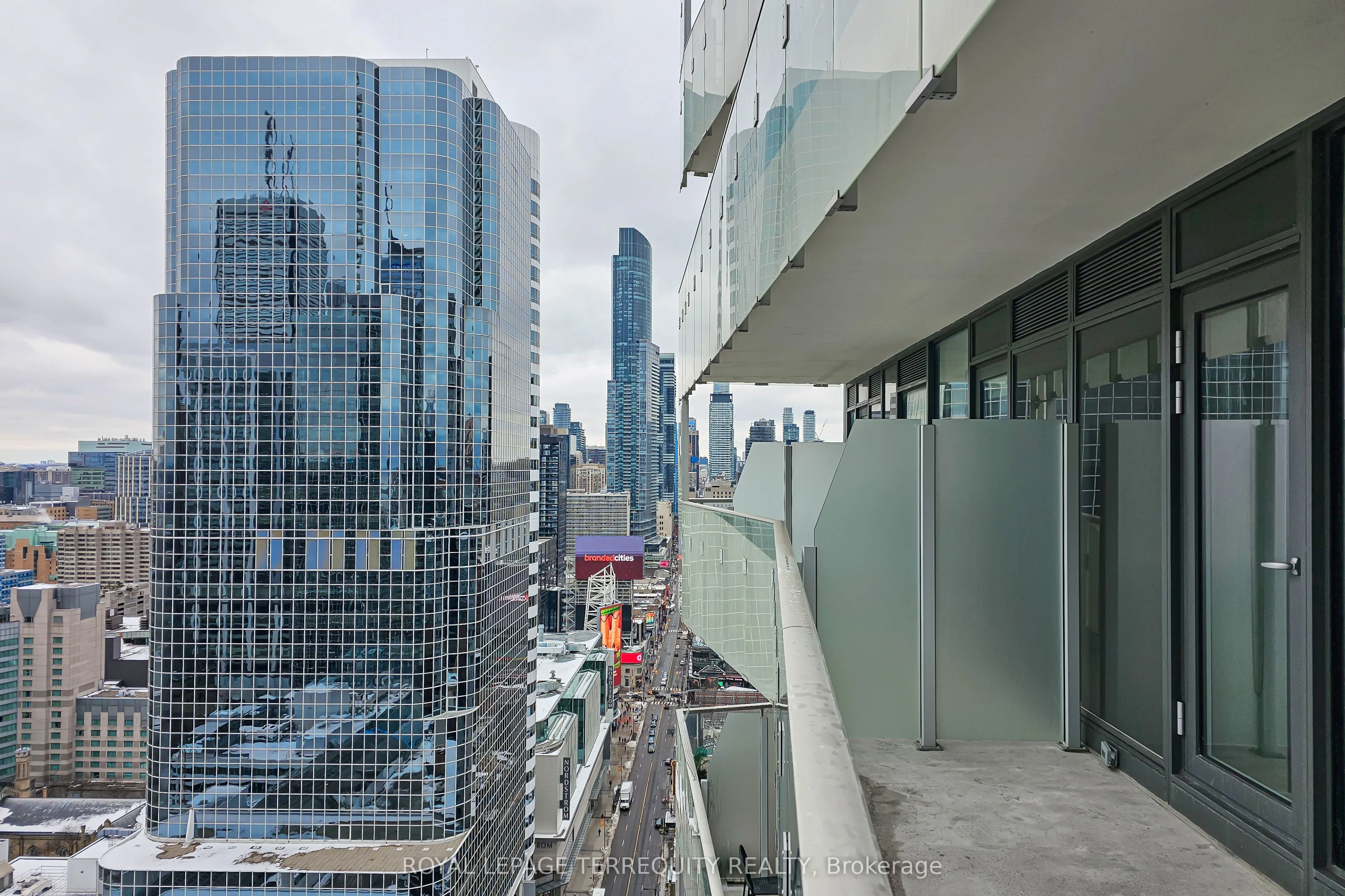 197 Yonge Street, #2709