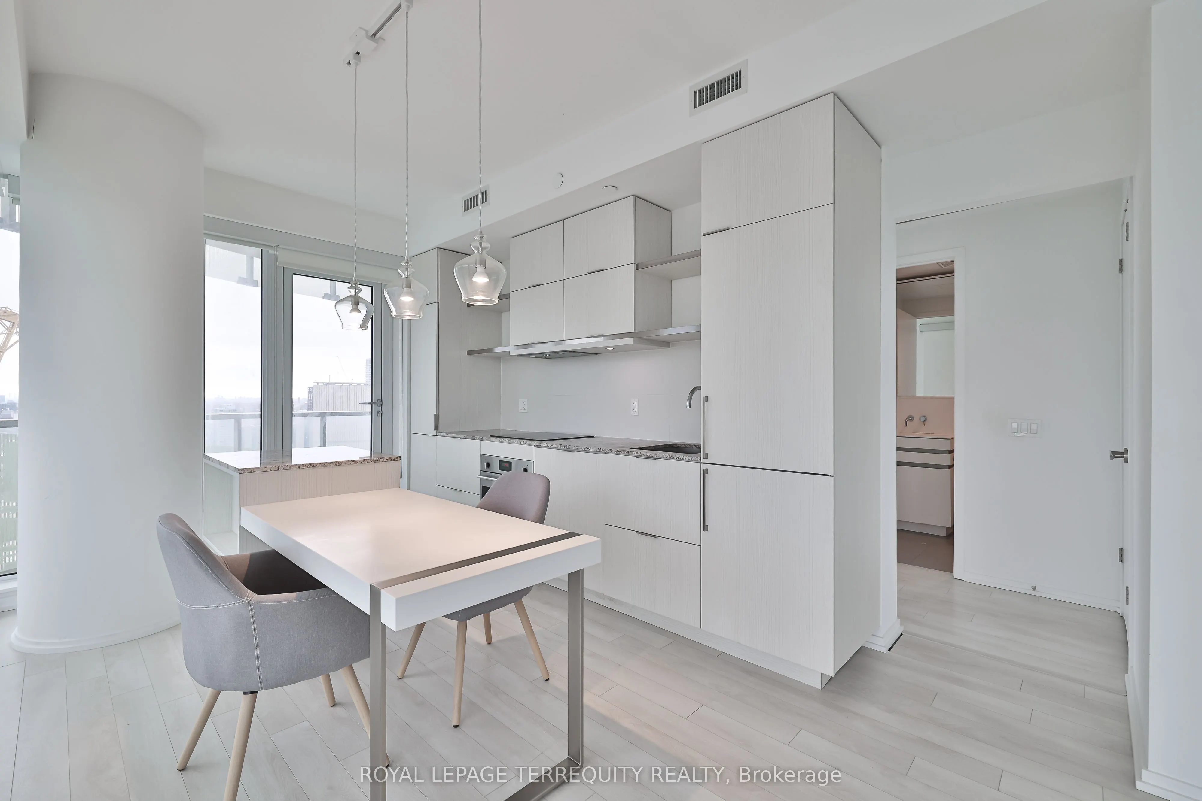 197 Yonge Street, #2709