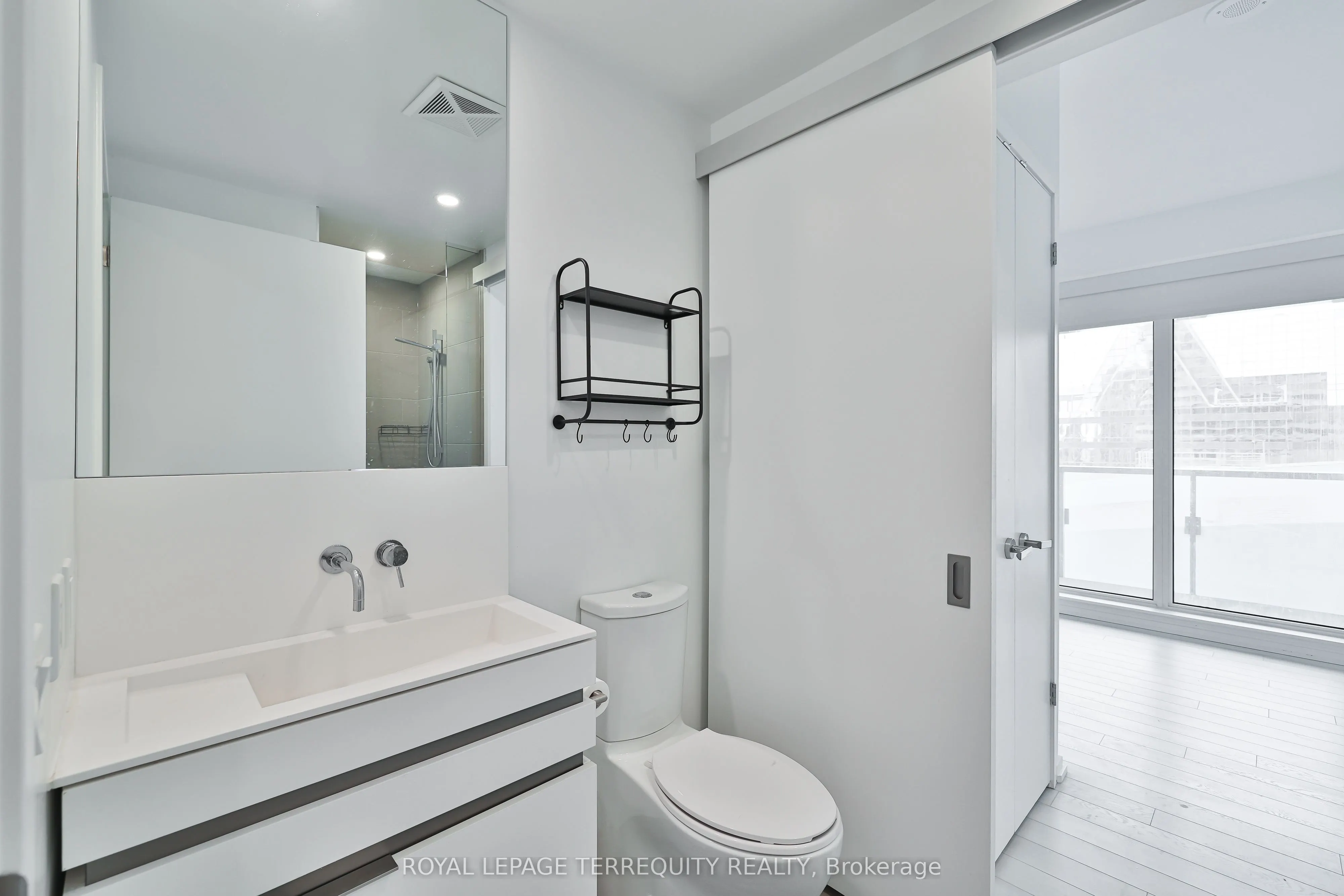 197 Yonge Street, #2709