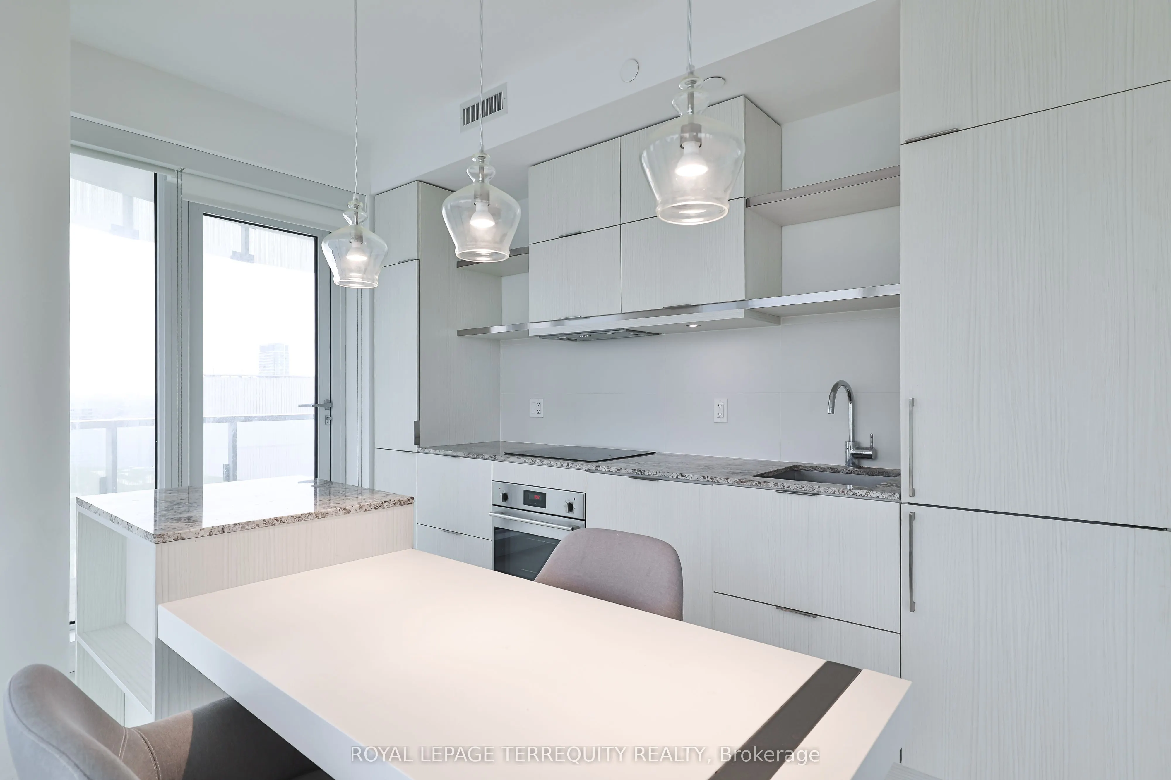 197 Yonge Street, #2709