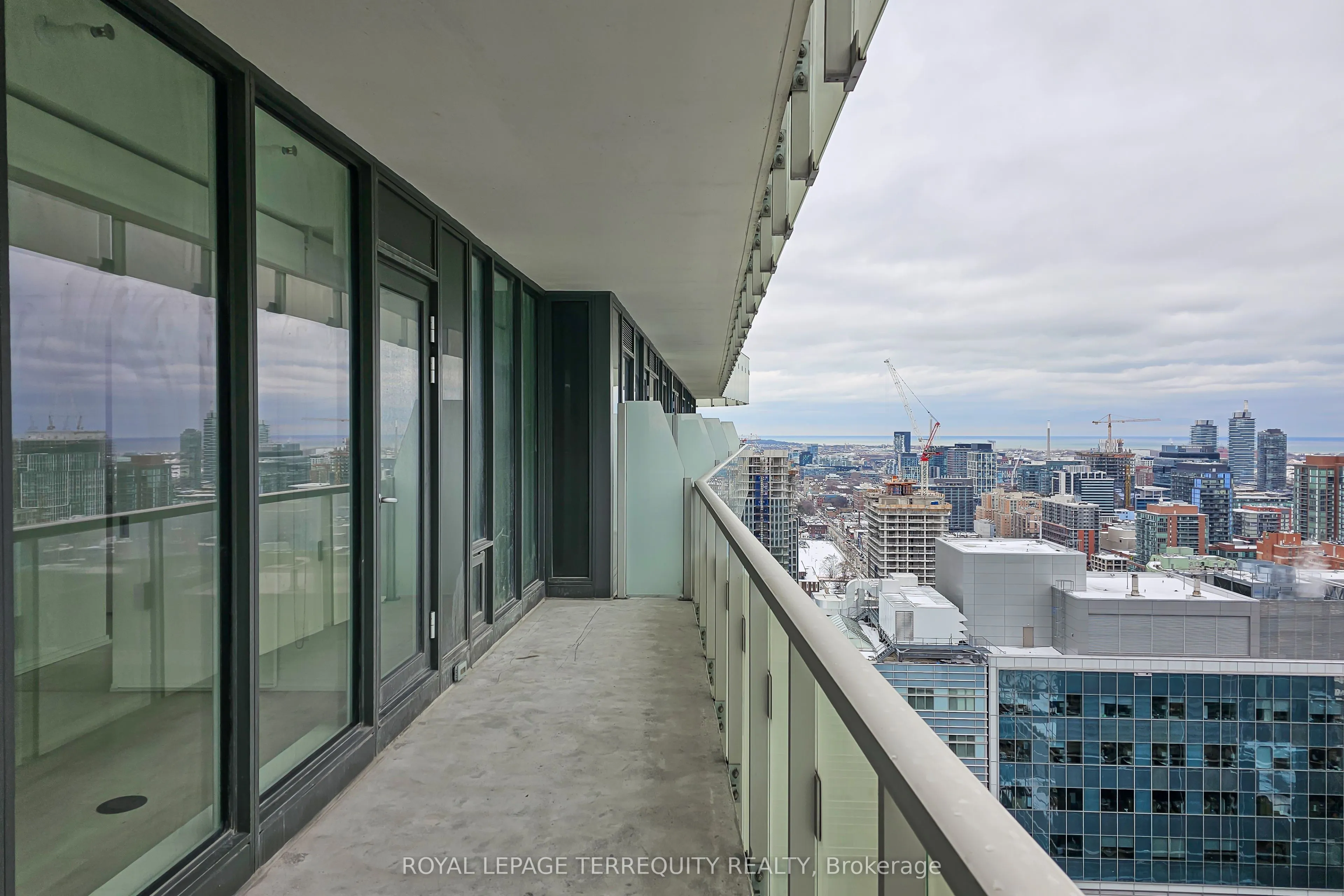 197 Yonge Street, #2709