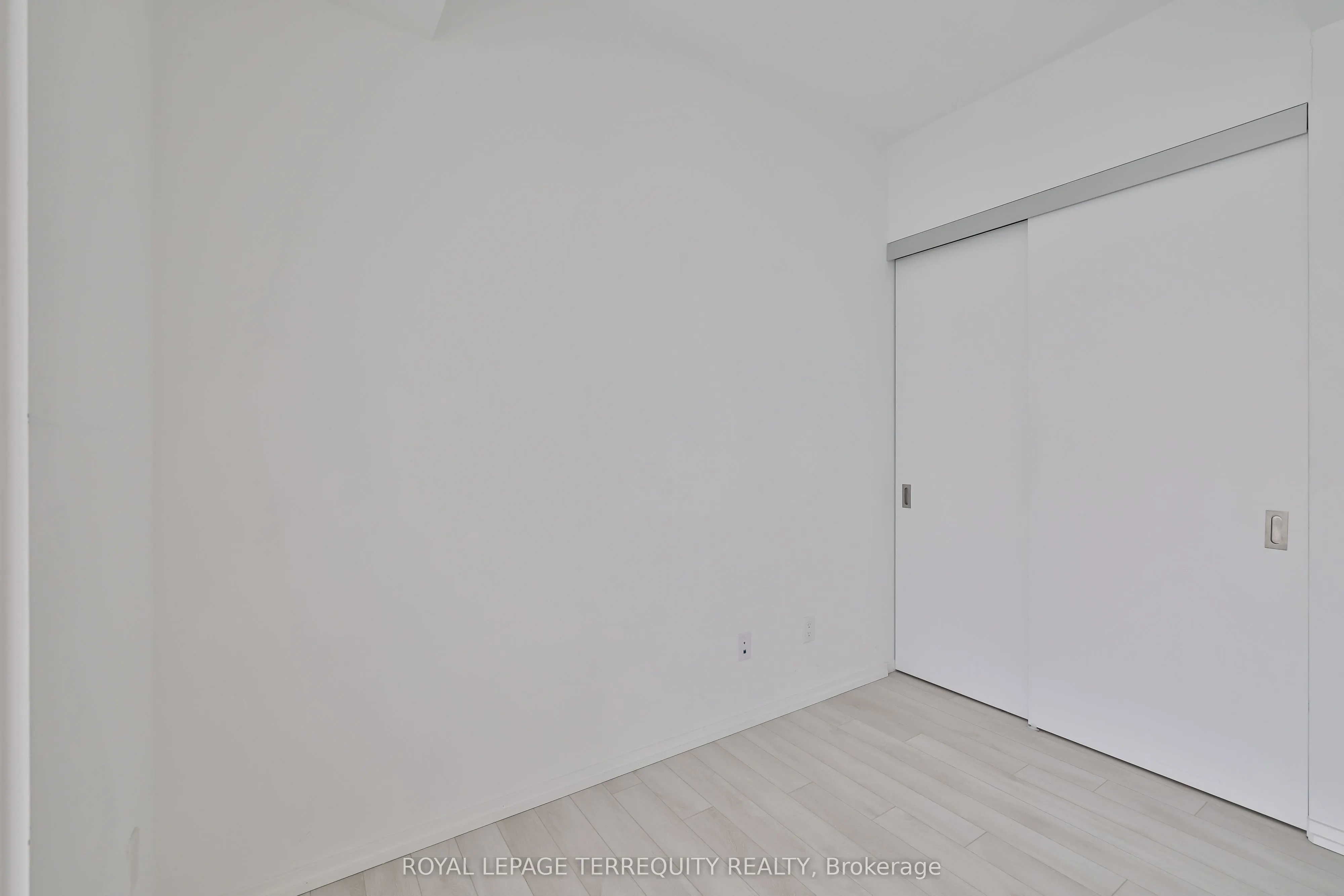 197 Yonge Street, #2709