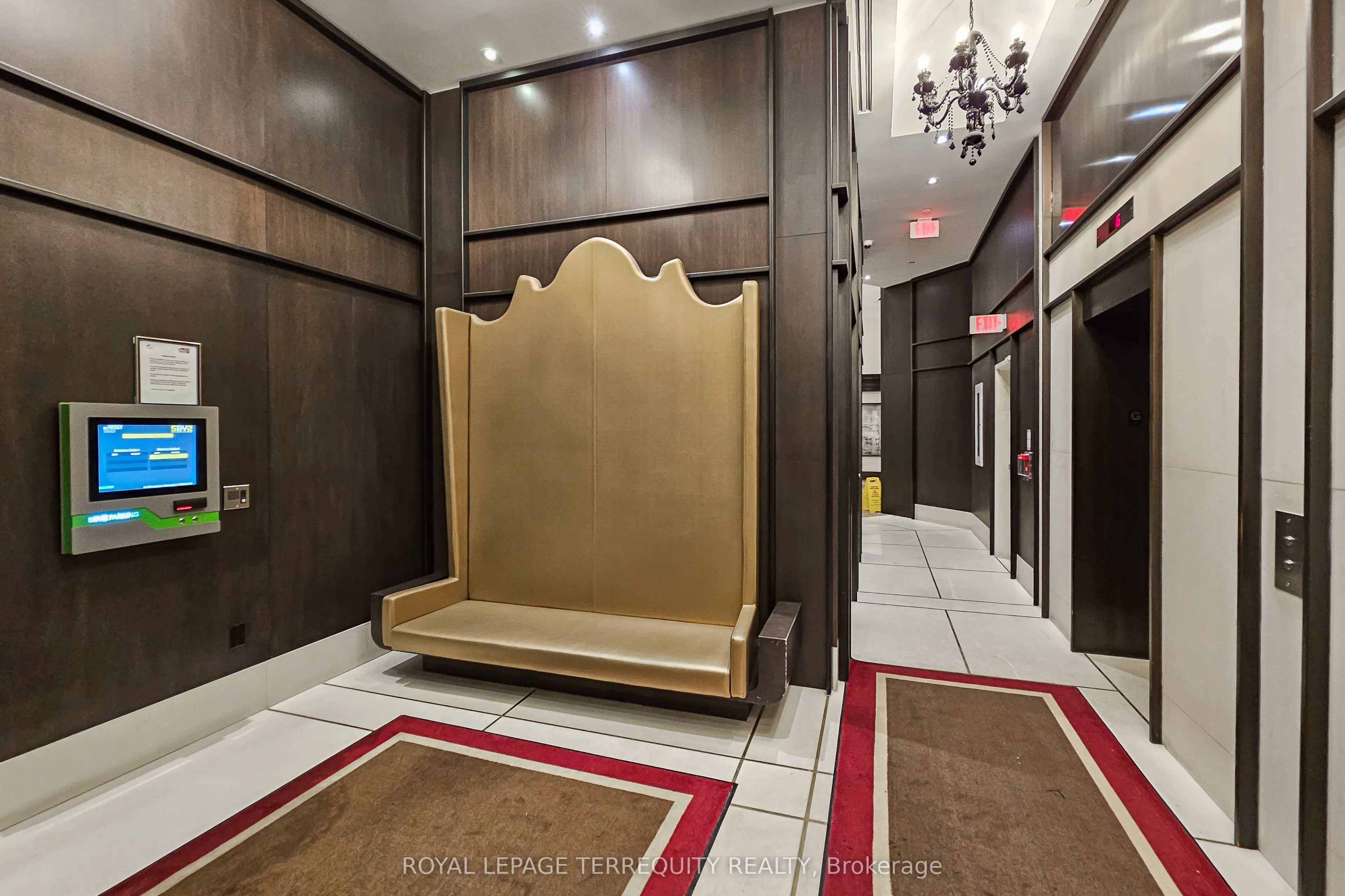 197 Yonge Street, #2709