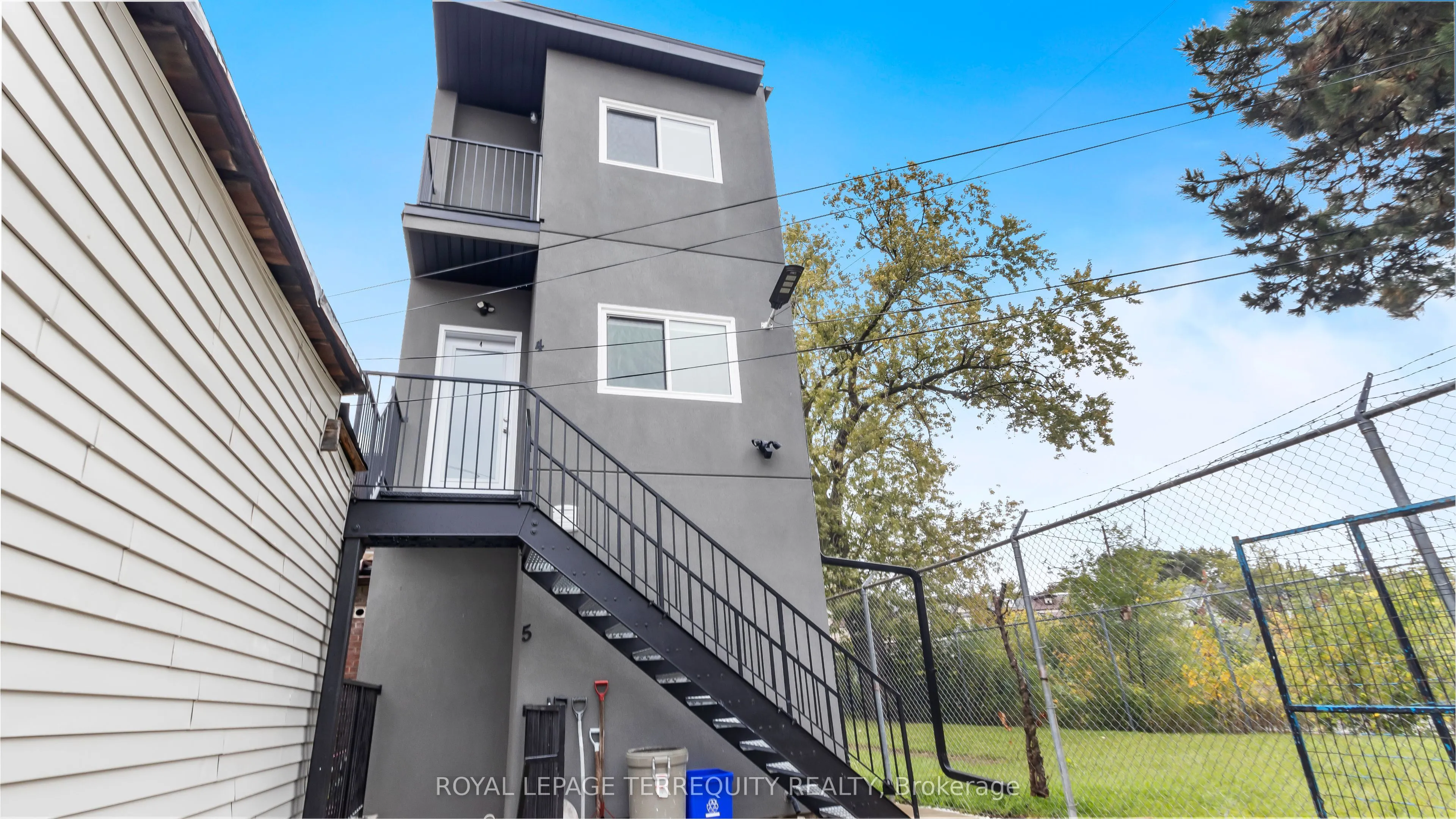646 Lansdowne Avenue, #4