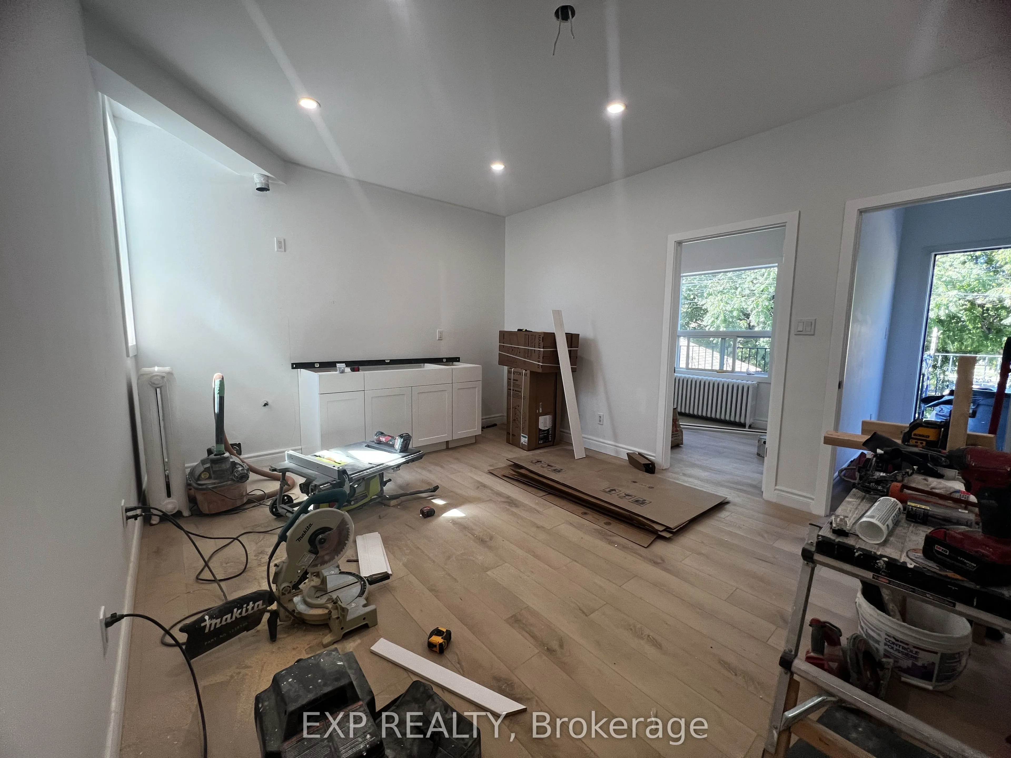 804A St Clair Avenue W, #102