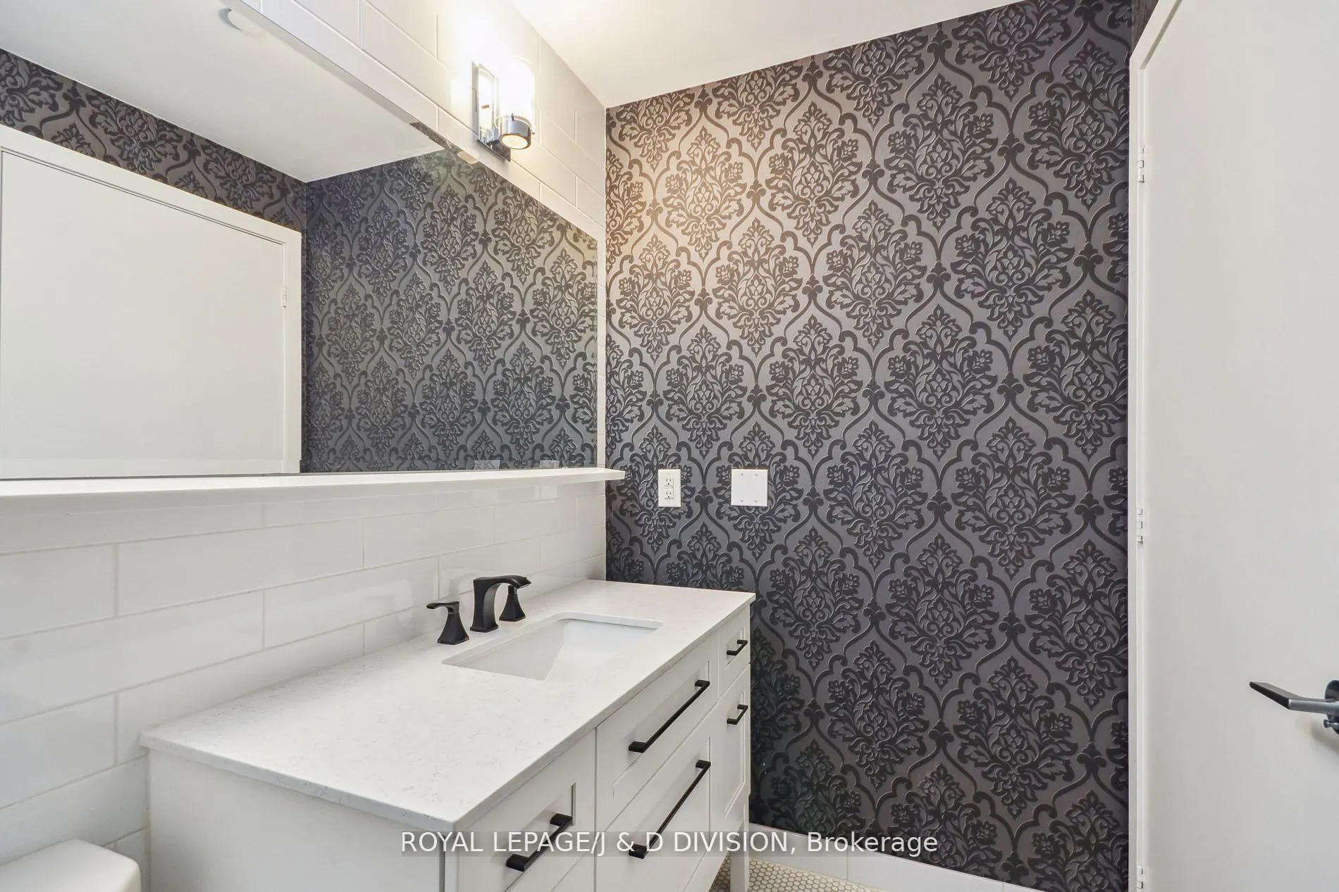 156 Portland Street, #421