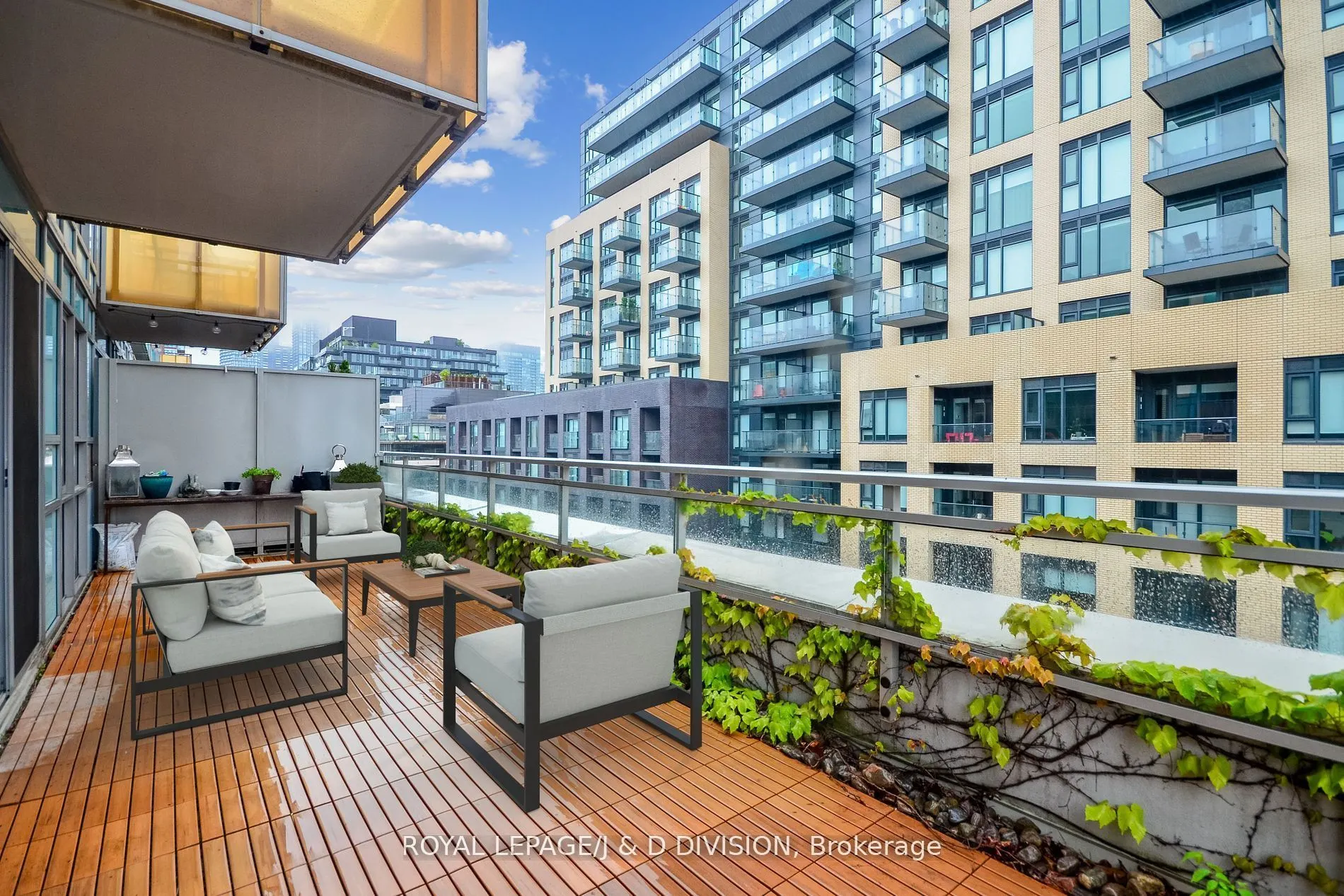 156 Portland Street, #421