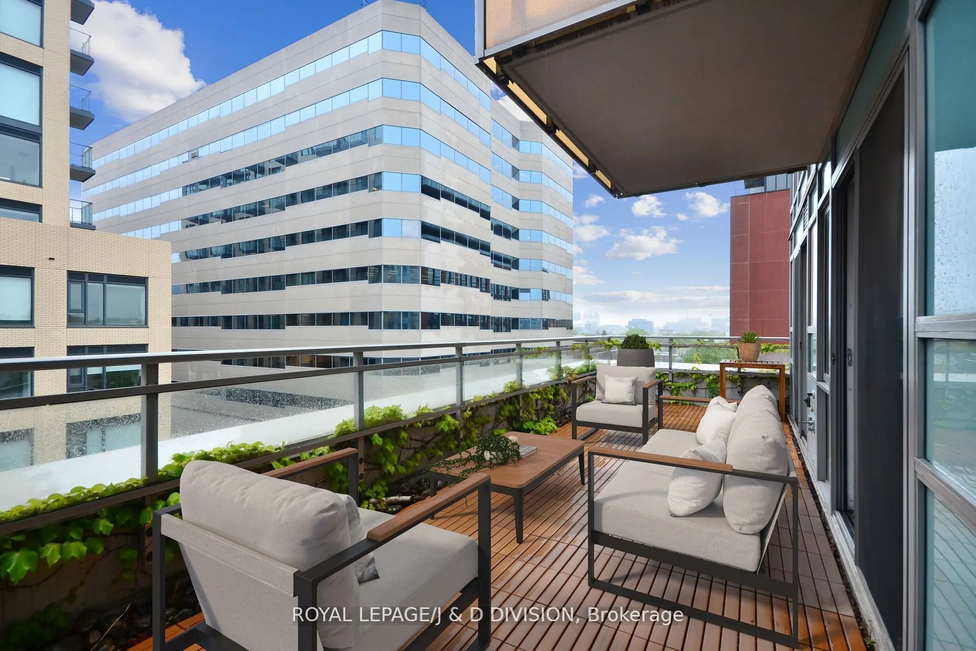 156 Portland Street, #421