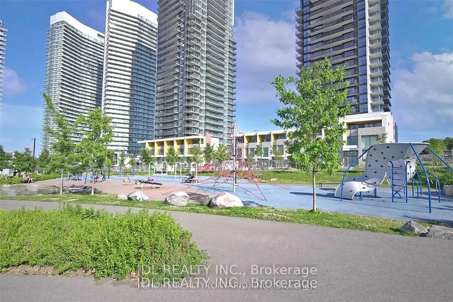 85 Mcmahon Drive, #2709