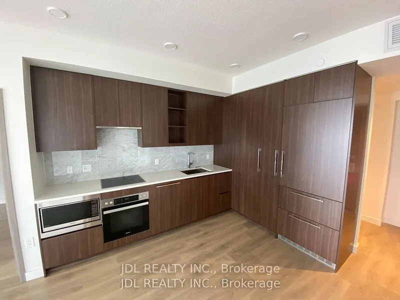 85 Mcmahon Drive, #2709