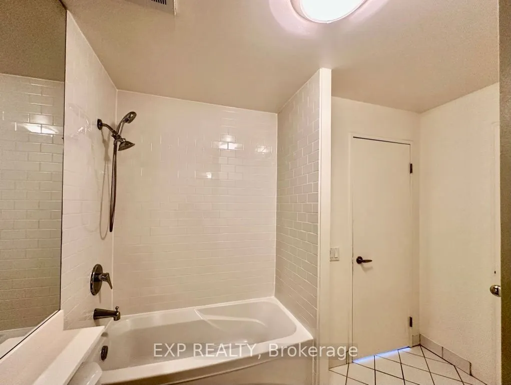 901 Queen Street W, #201