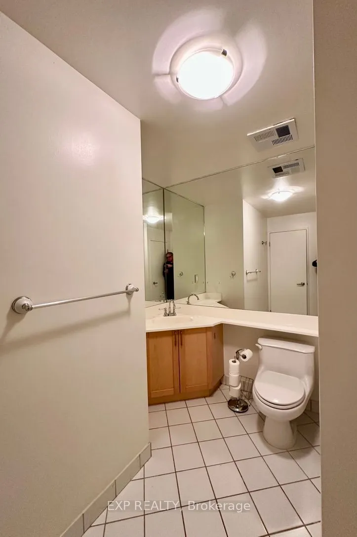 901 Queen Street W, #201