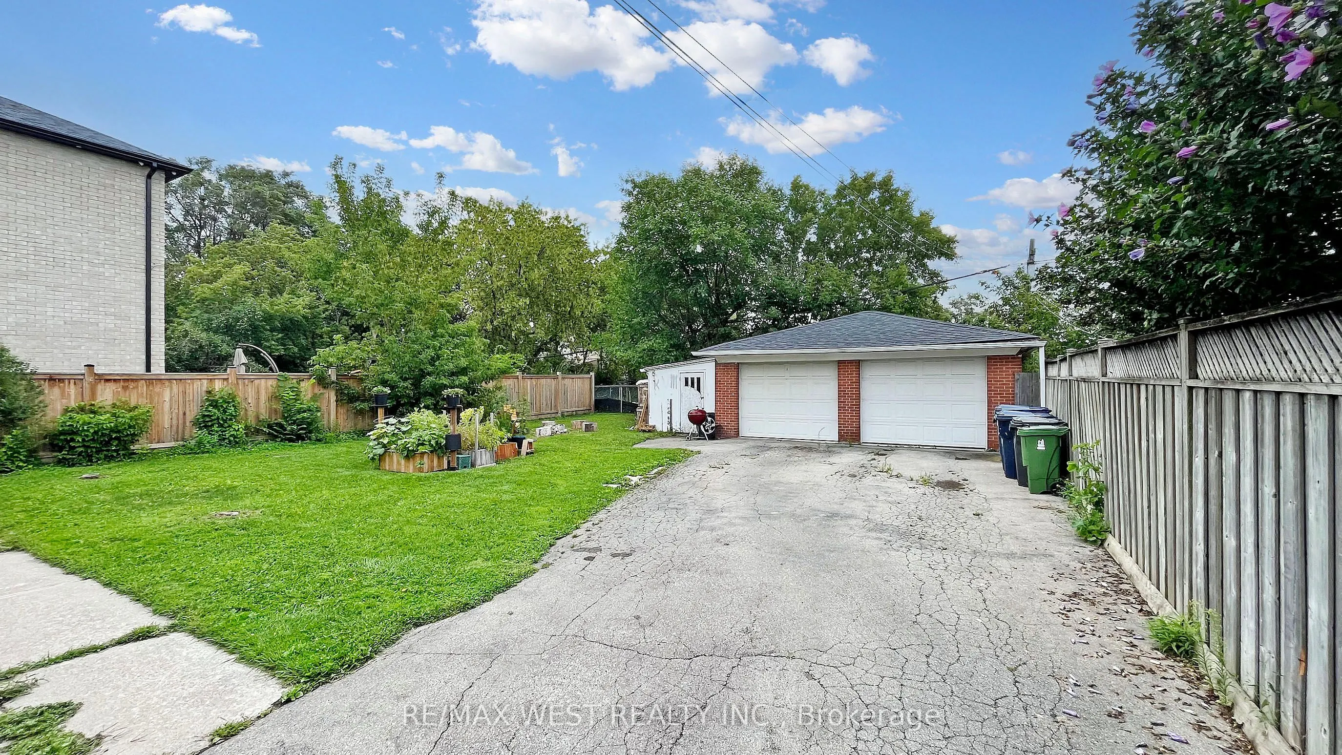 139 Ranee Avenue
