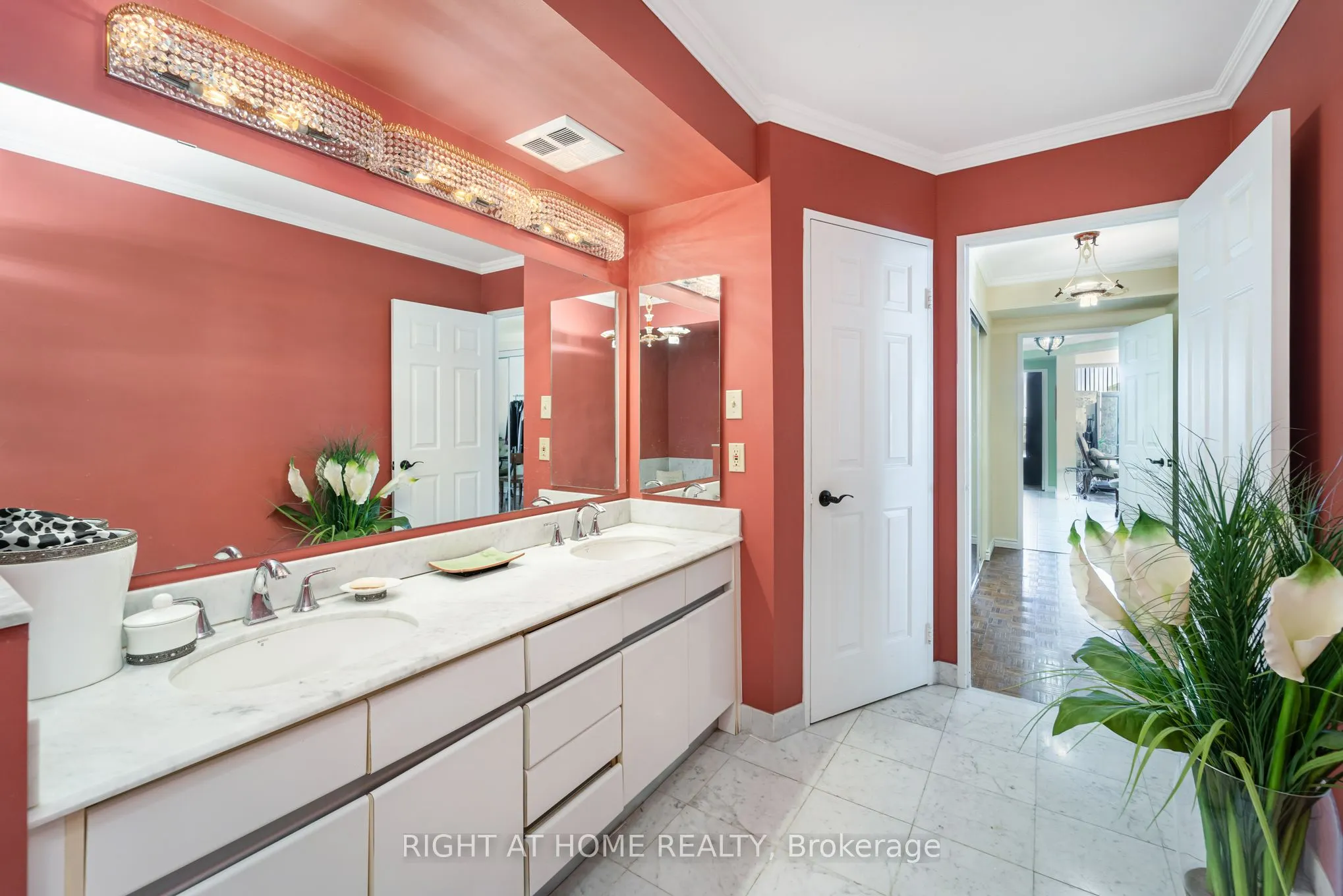 10 Torresdale Avenue, #904