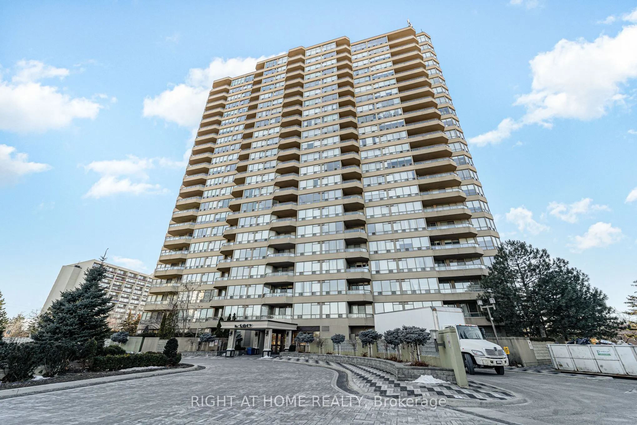 10 Torresdale Avenue, #904