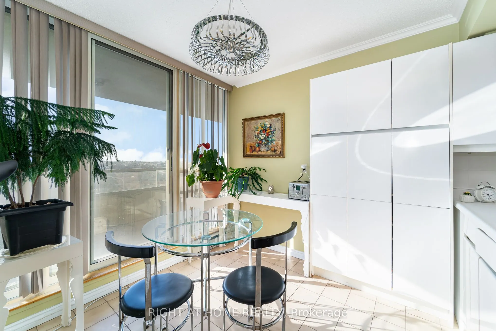 10 Torresdale Avenue, #904