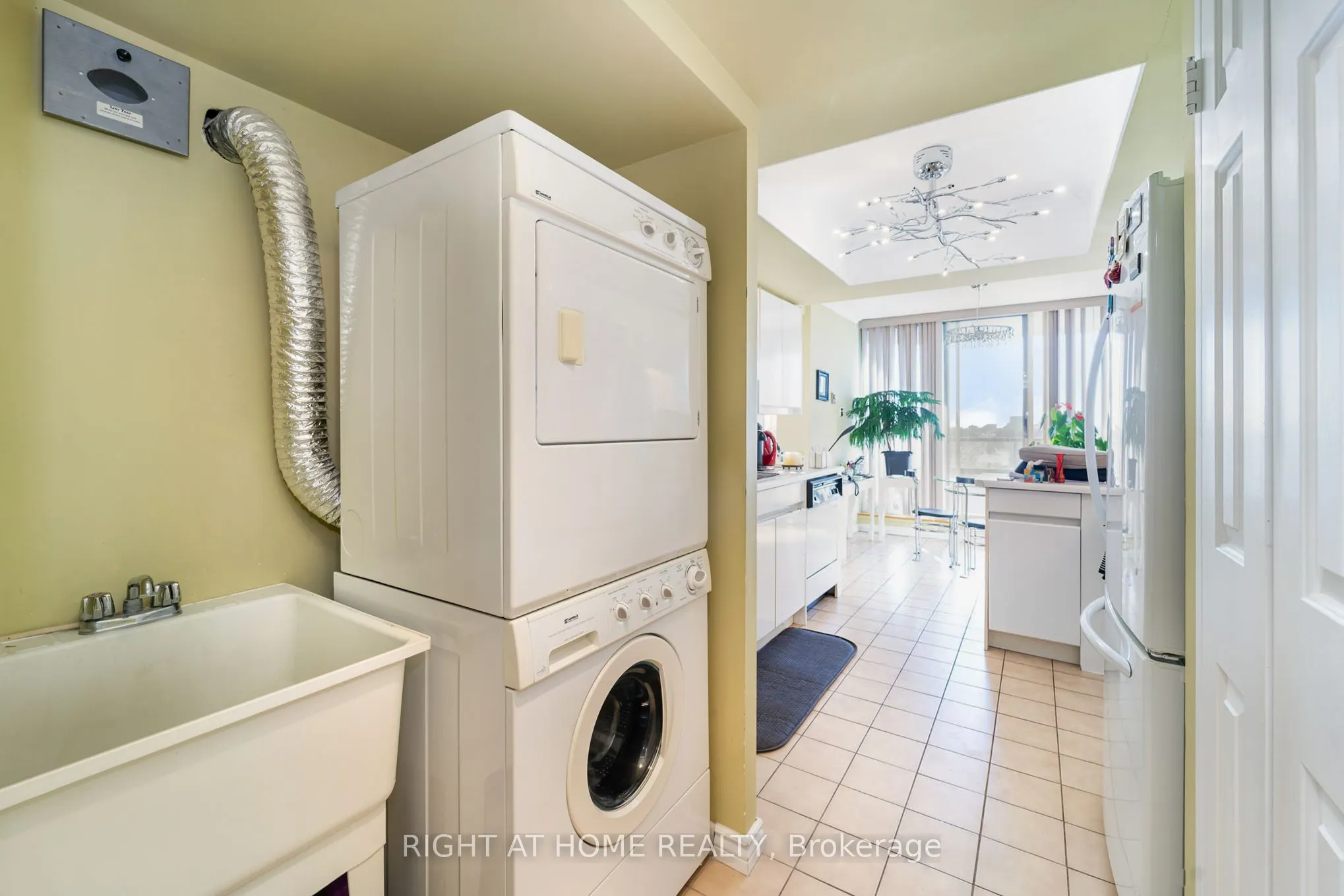 10 Torresdale Avenue, #904