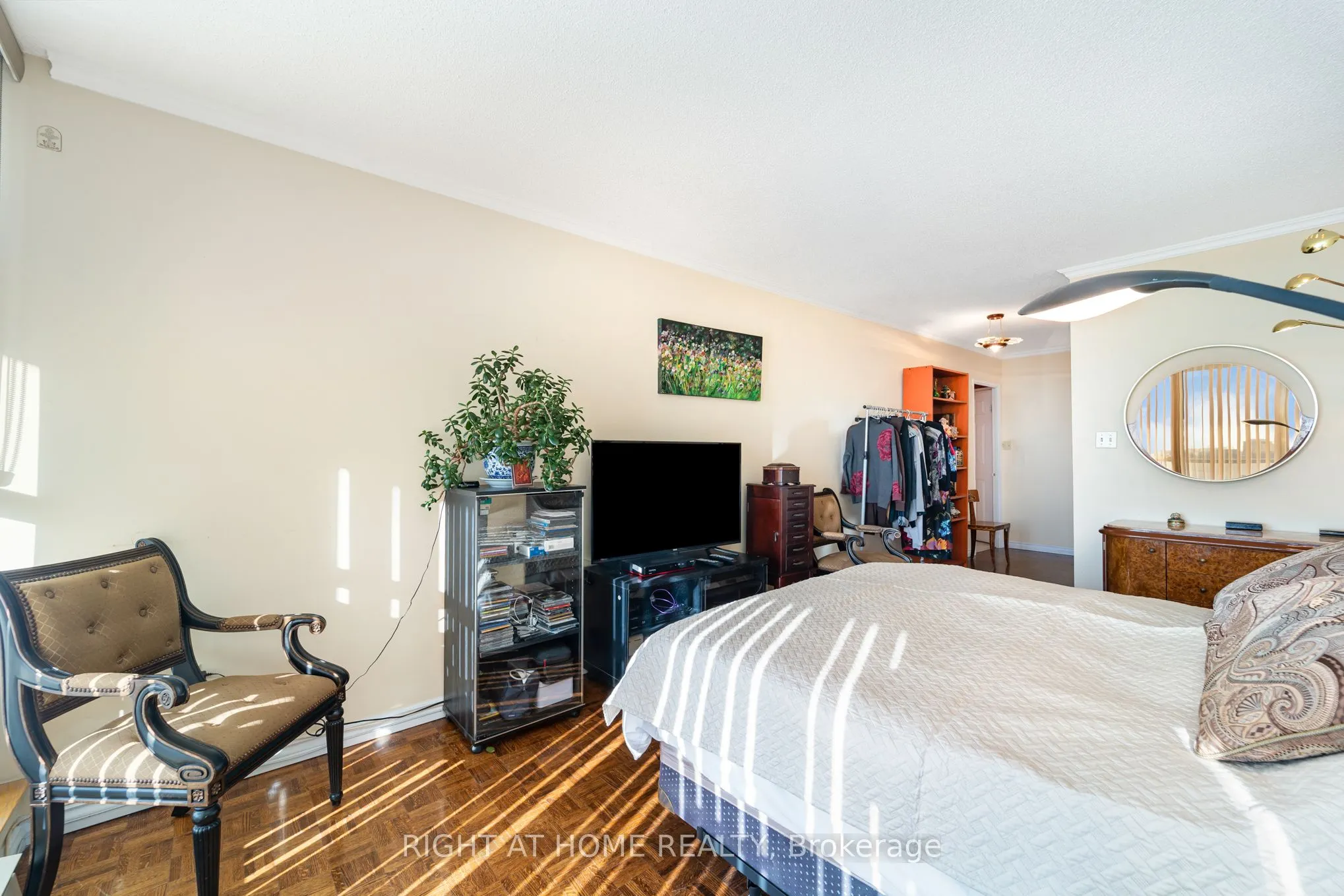 10 Torresdale Avenue, #904