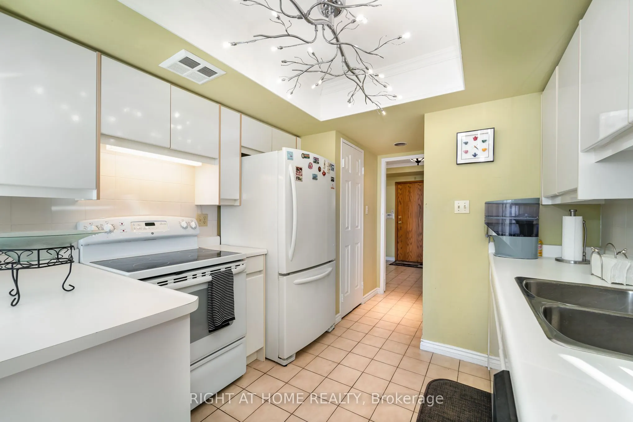10 Torresdale Avenue, #904