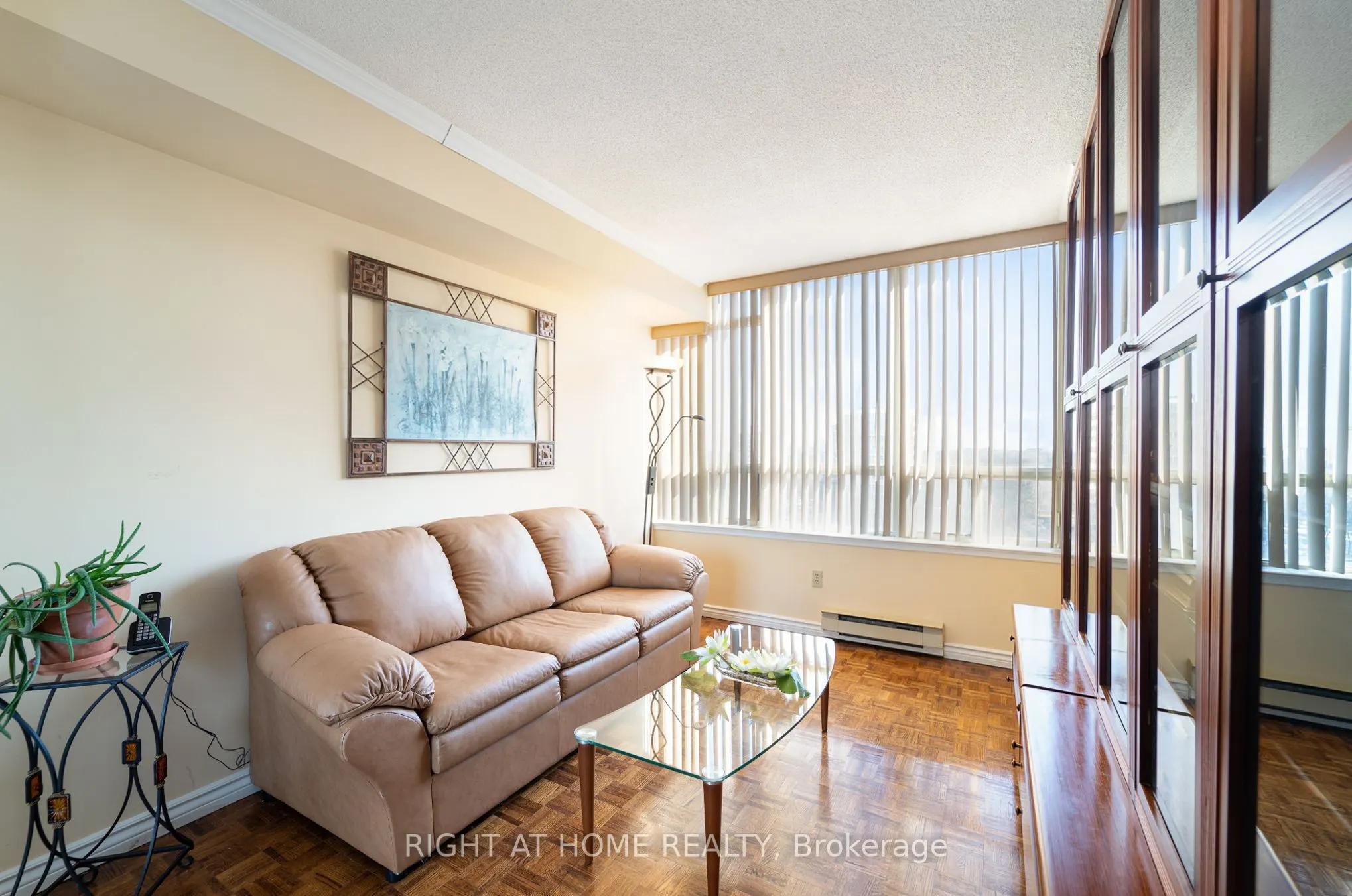 10 Torresdale Avenue, #904