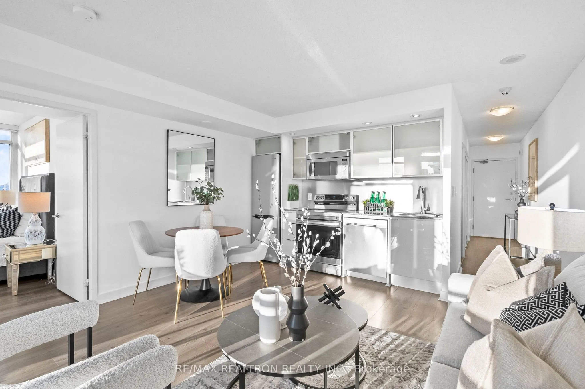 25 Telegram Mews, #2112