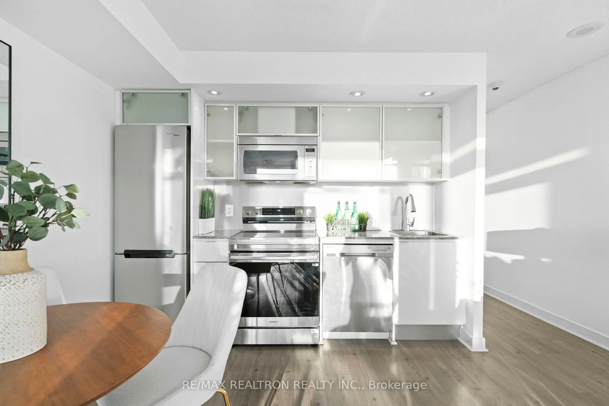 25 Telegram Mews, #2112