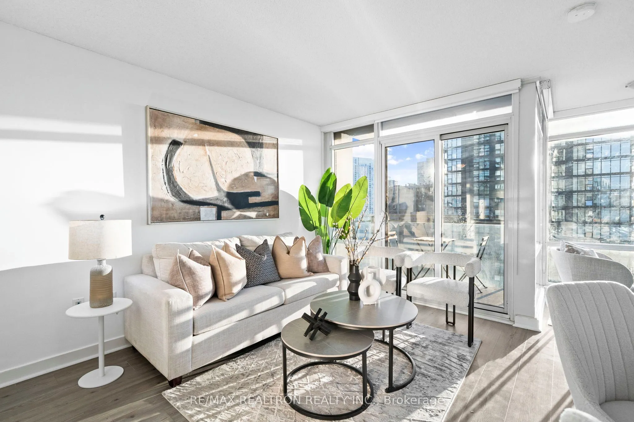 25 Telegram Mews, #2112