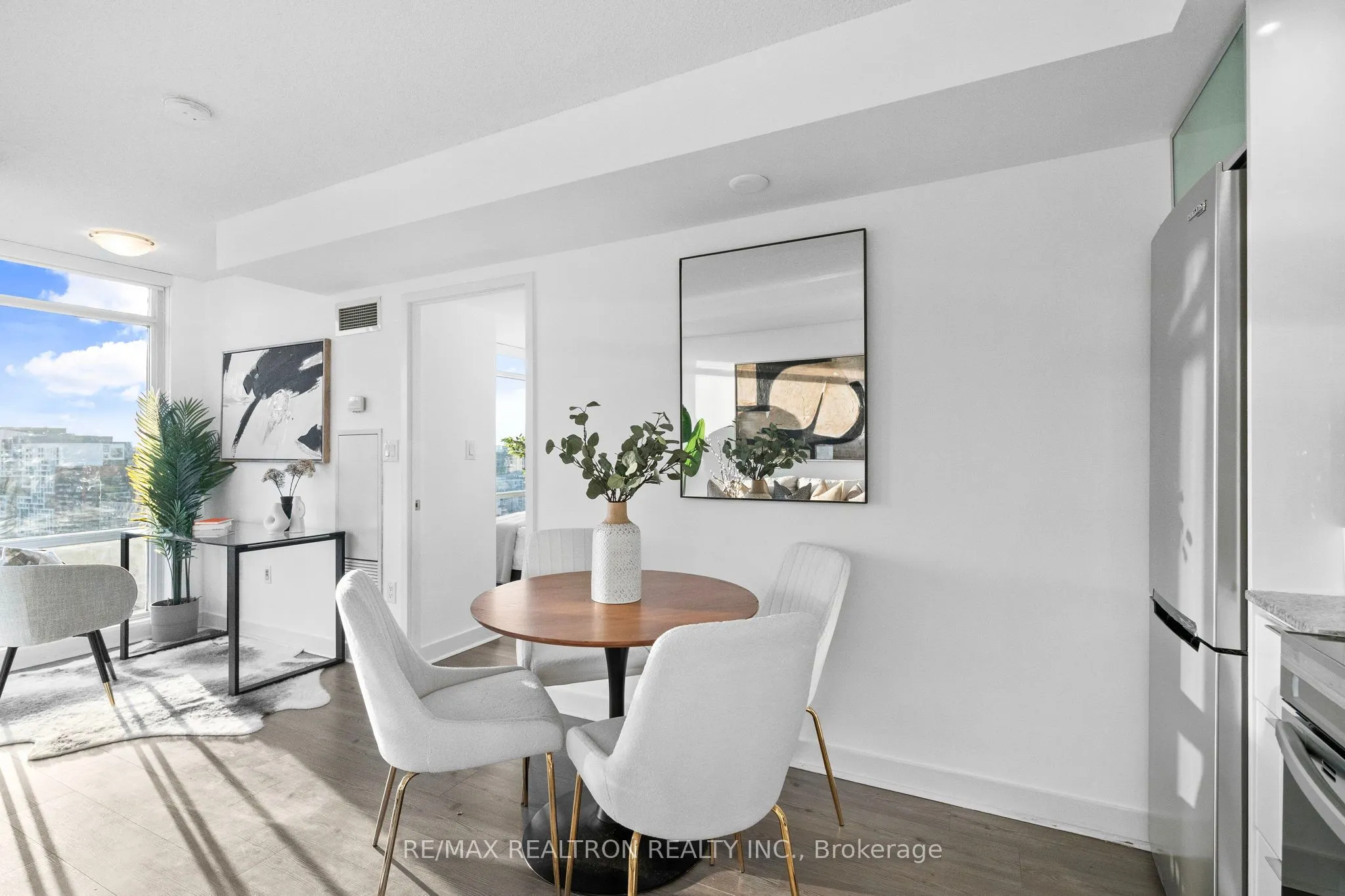 25 Telegram Mews, #2112