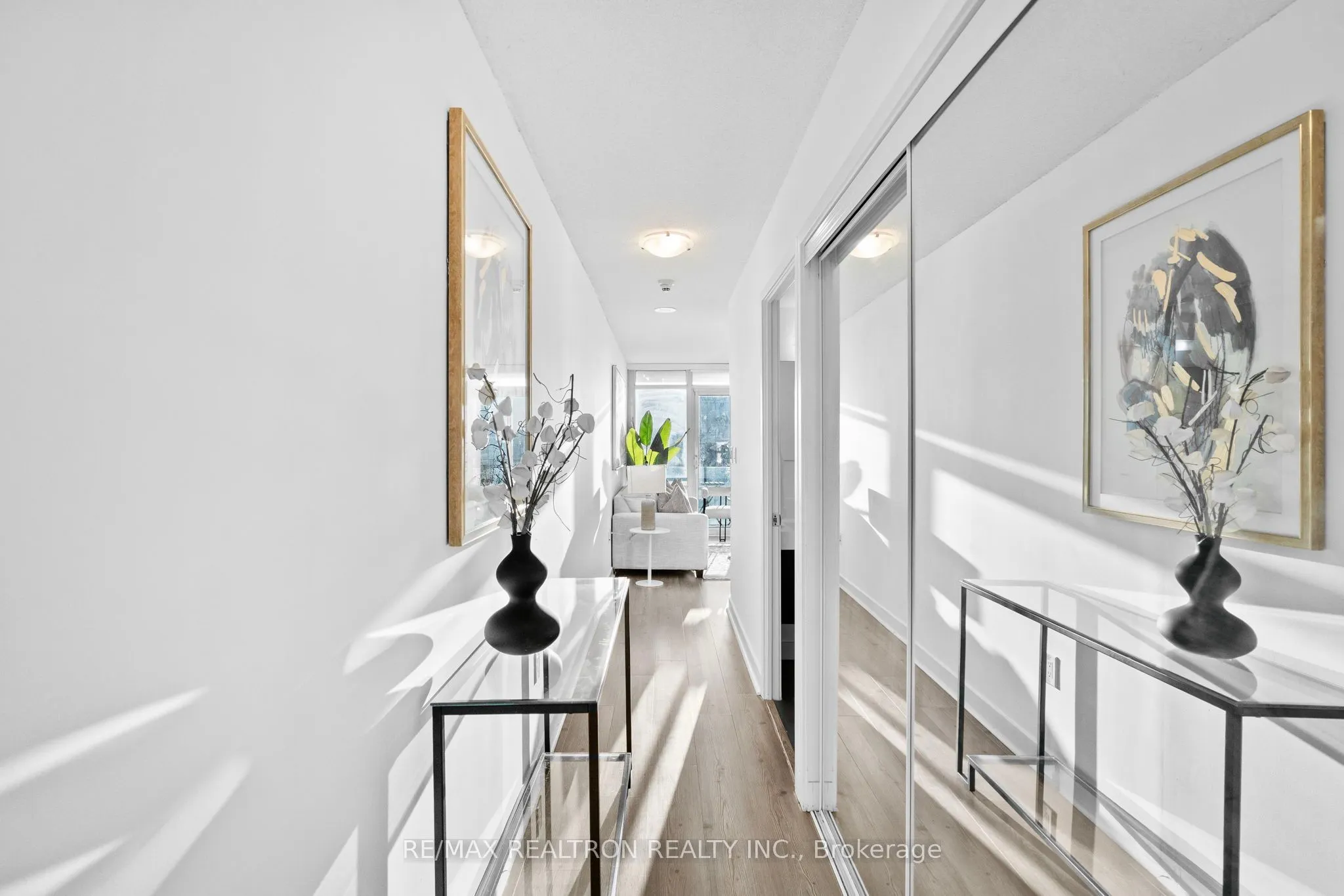 25 Telegram Mews, #2112