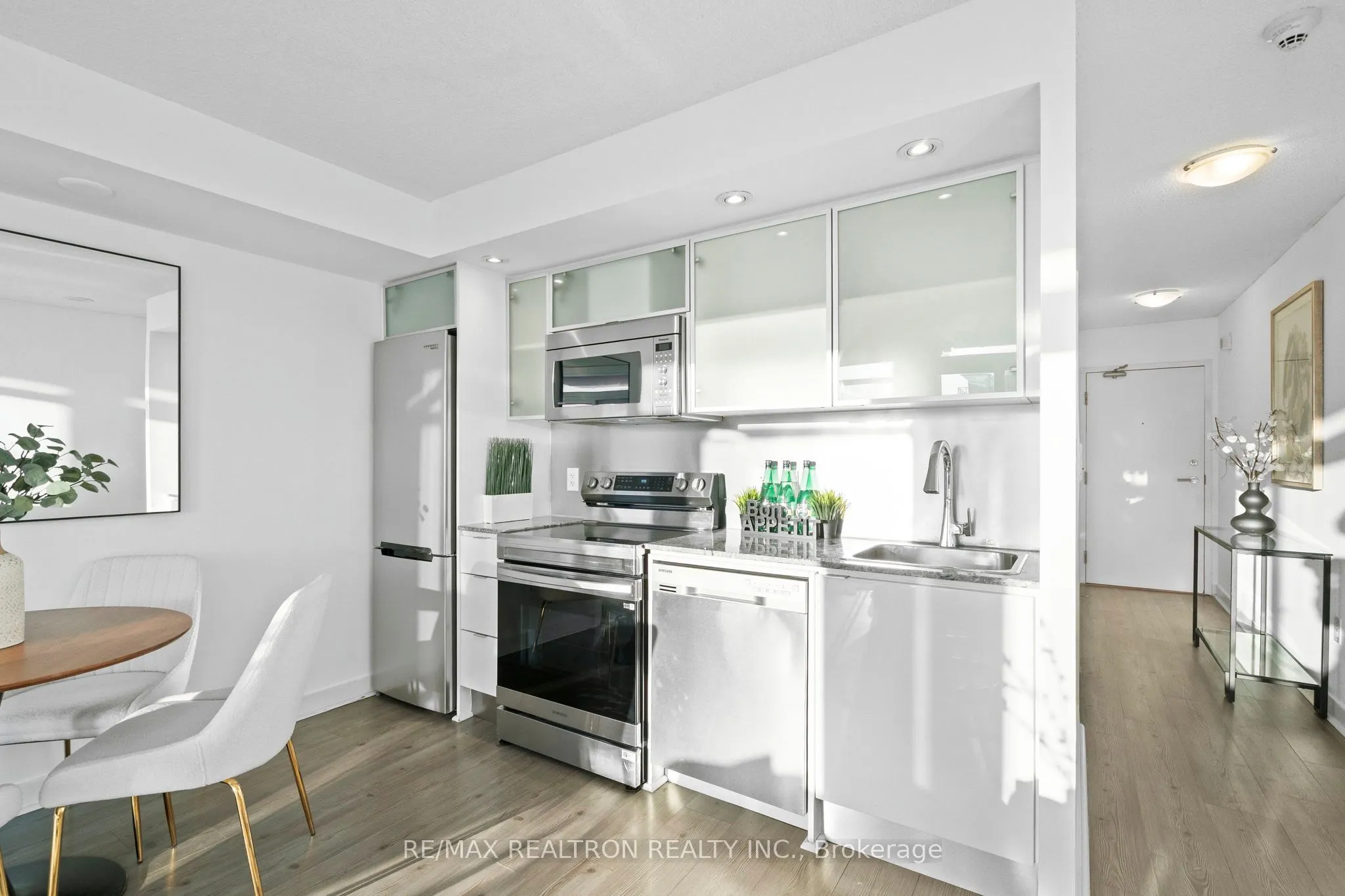 25 Telegram Mews, #2112