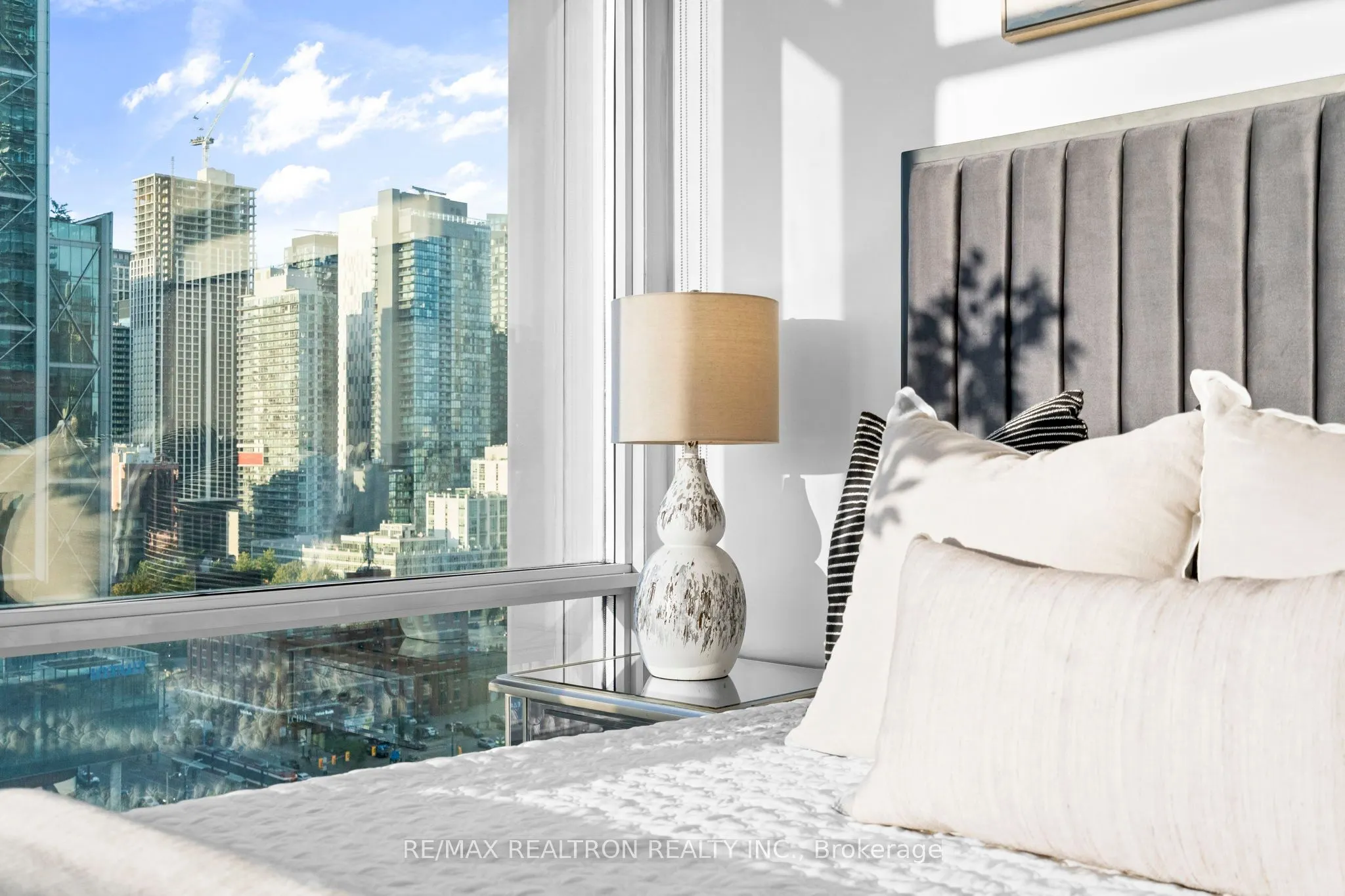 25 Telegram Mews, #2112
