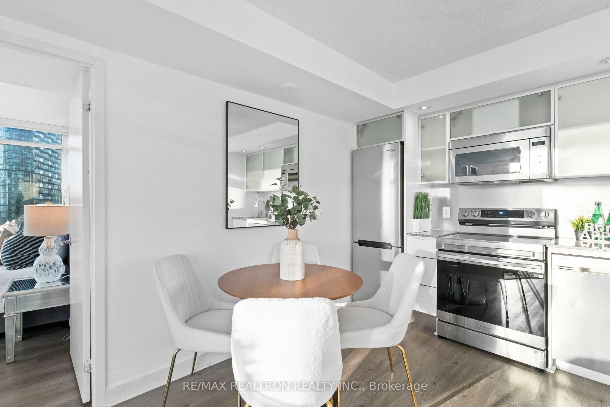 25 Telegram Mews, #2112