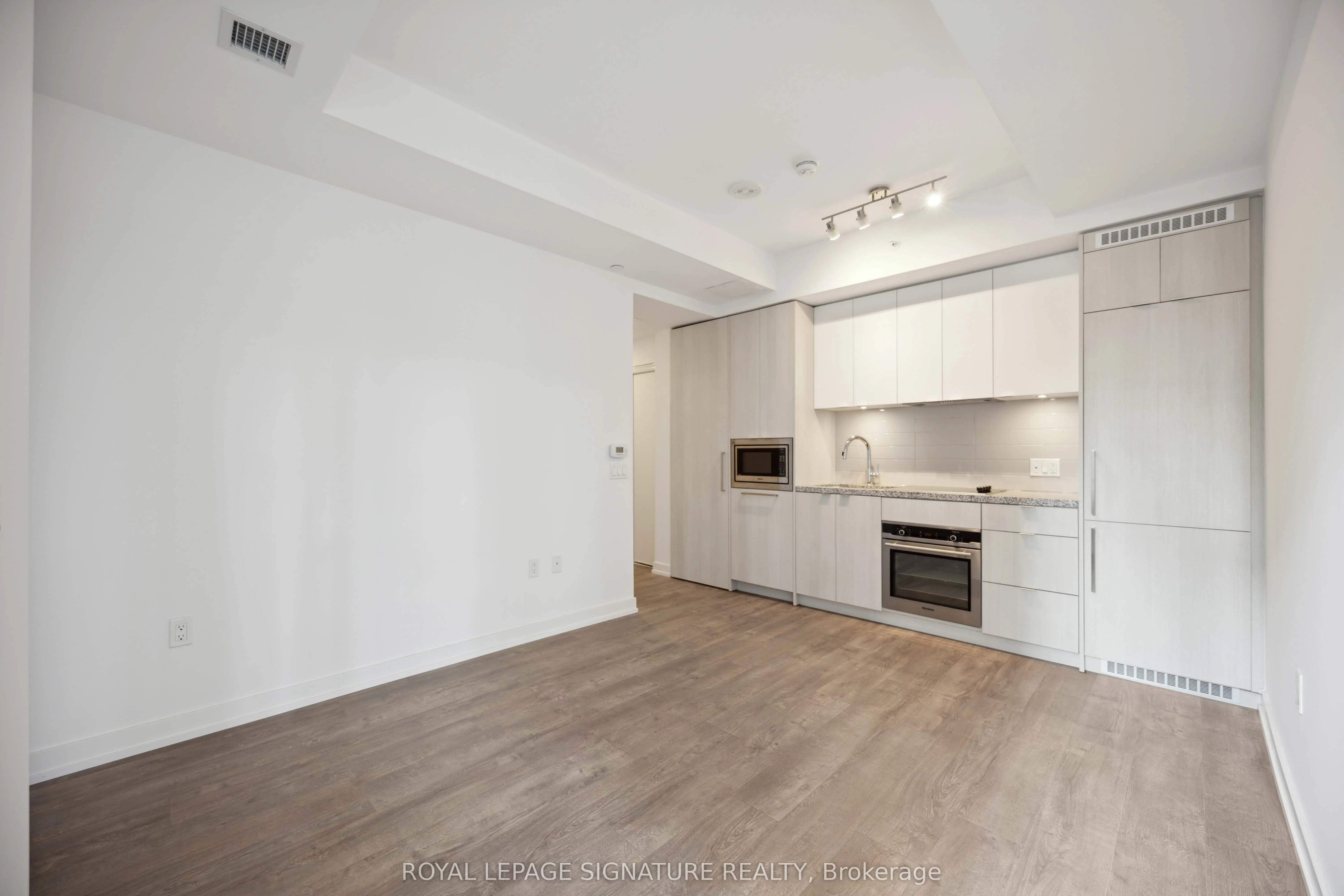 115 Blue Jays Way, #2212