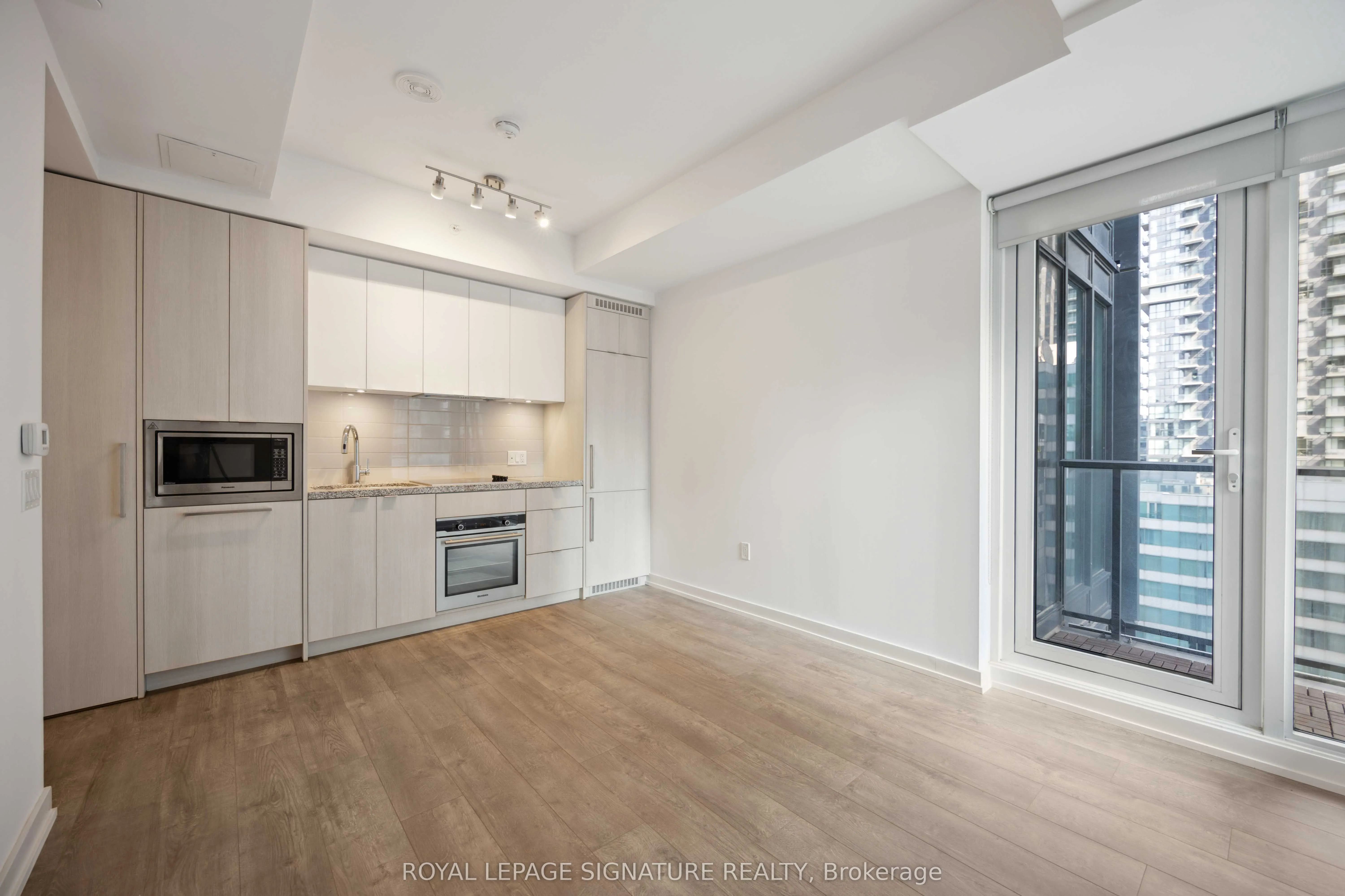 115 Blue Jays Way, #2212