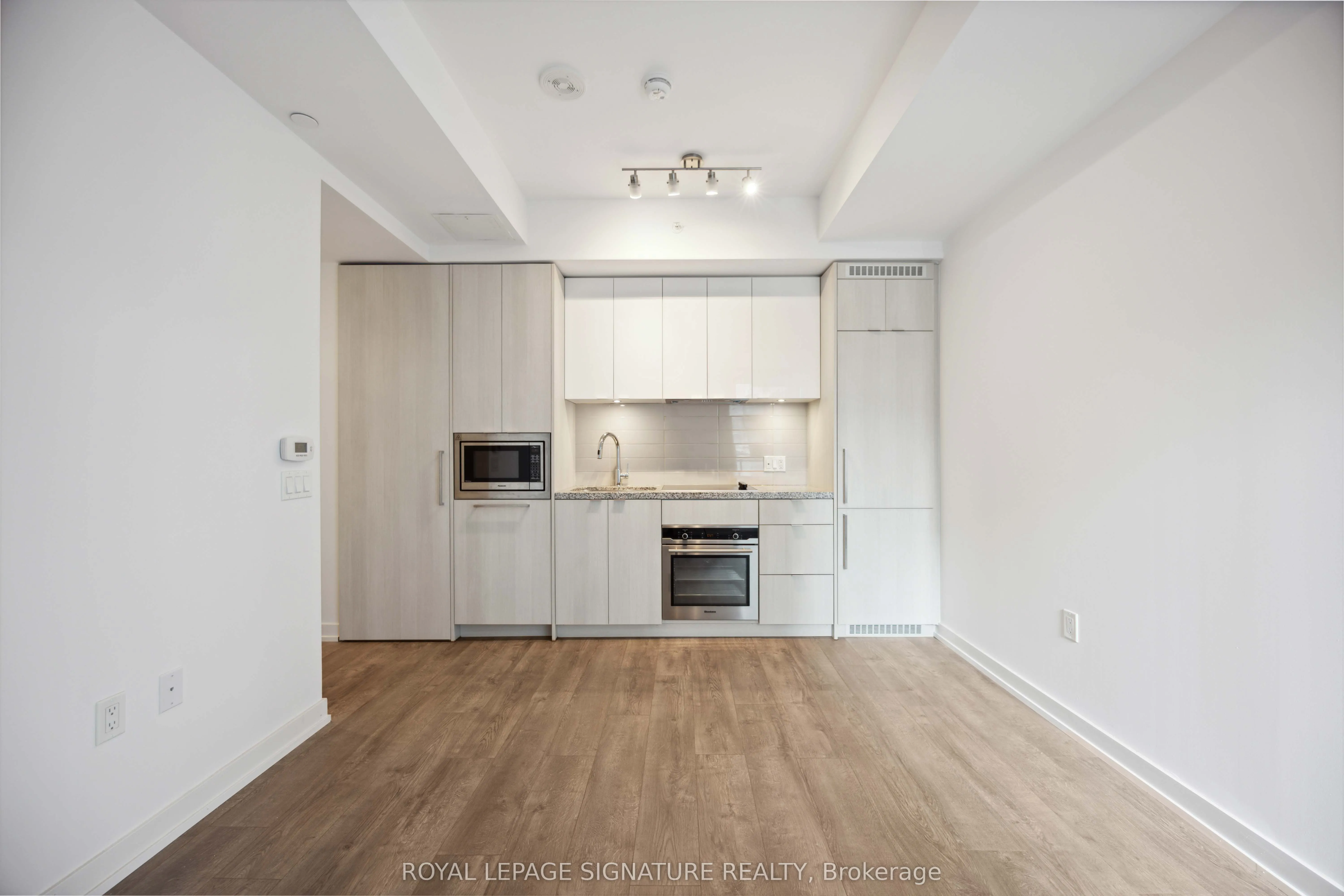 115 Blue Jays Way, #2212